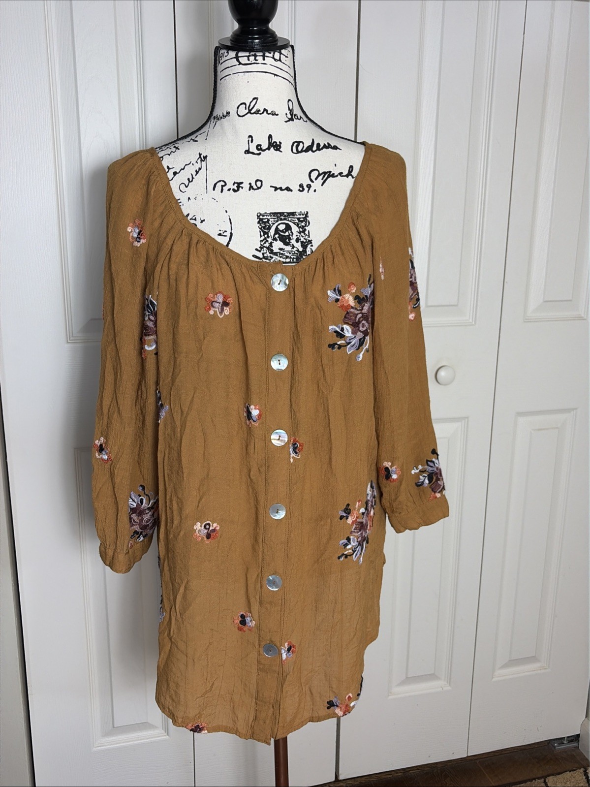Fig and Flower Embroidered Peasant Top XL Boho Floral Button Front Tunic Blouse