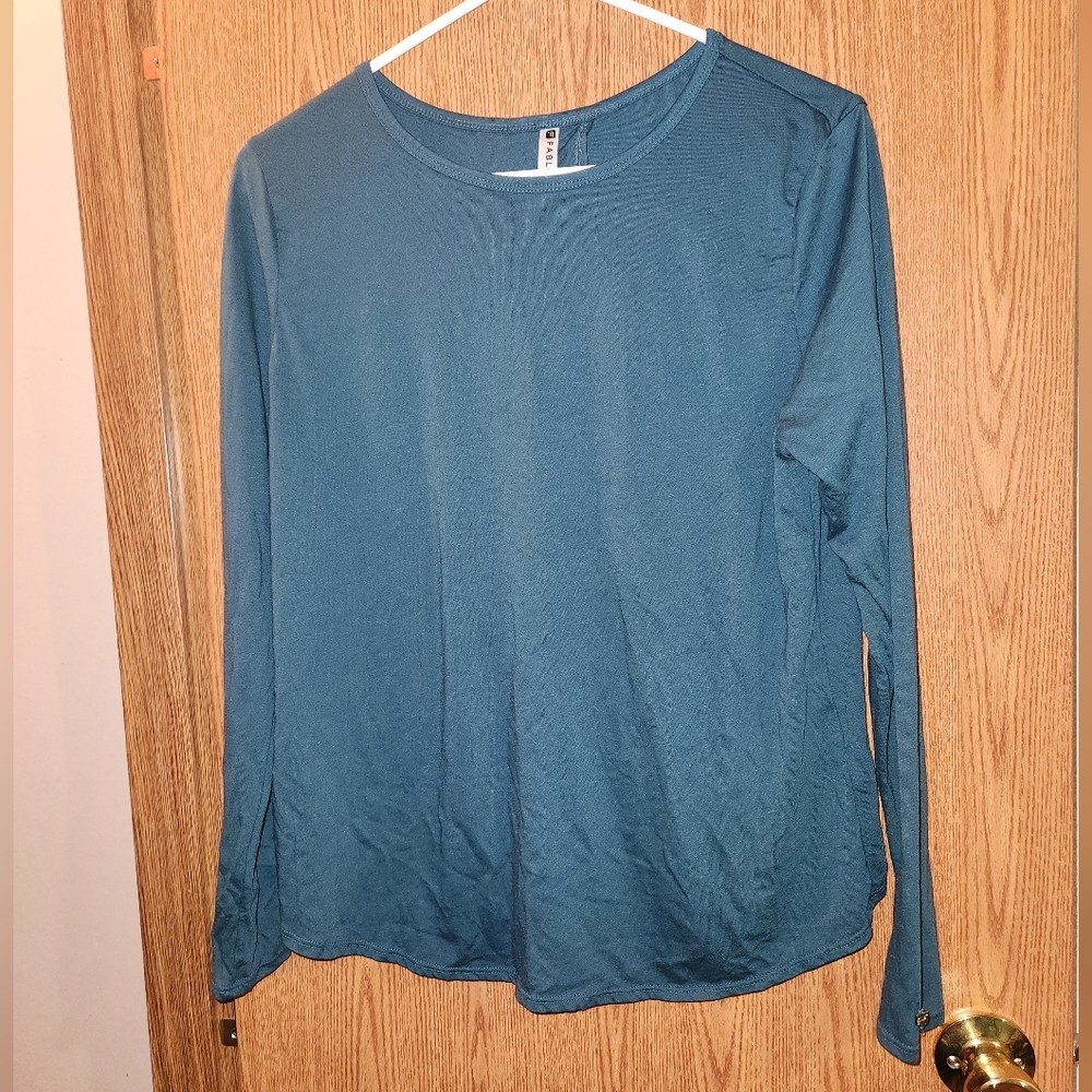 Fabletics Women’s Size Medium Long Sleeve Top