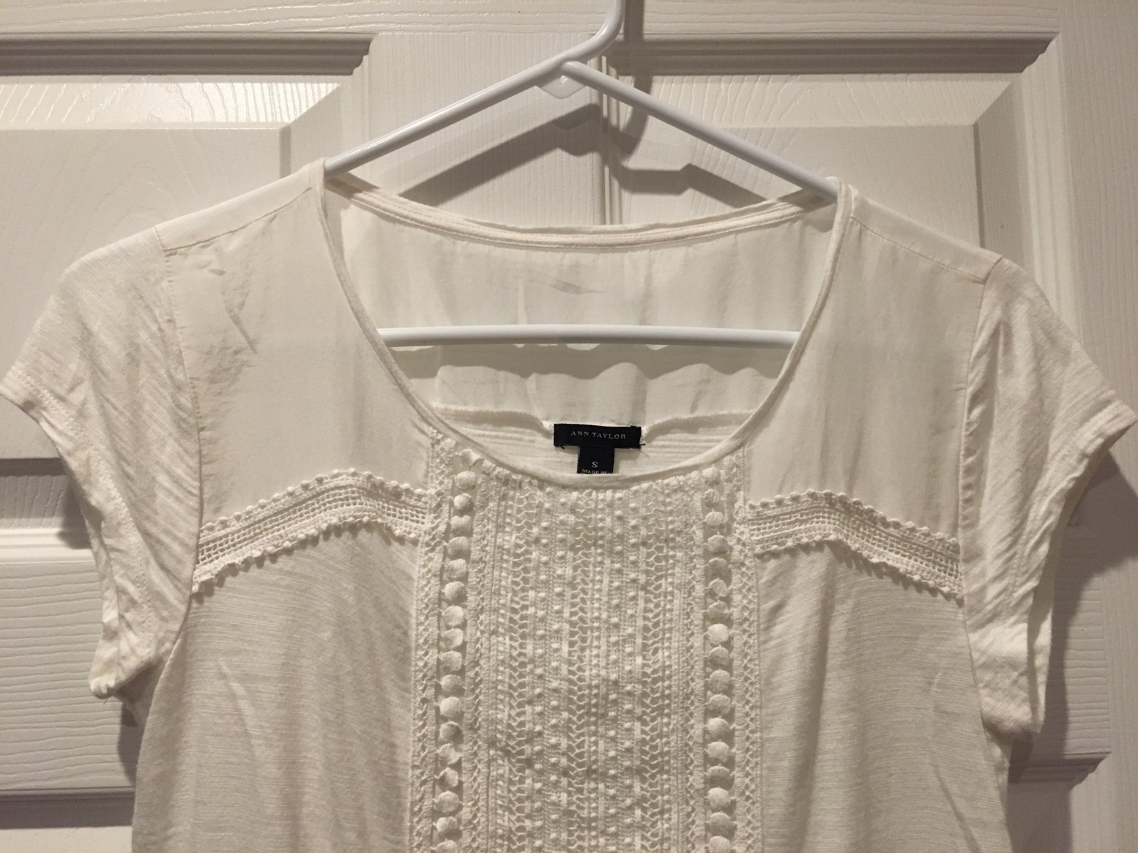 Ann Taylor Short Sleeve Shirt Top Lace Center White size S