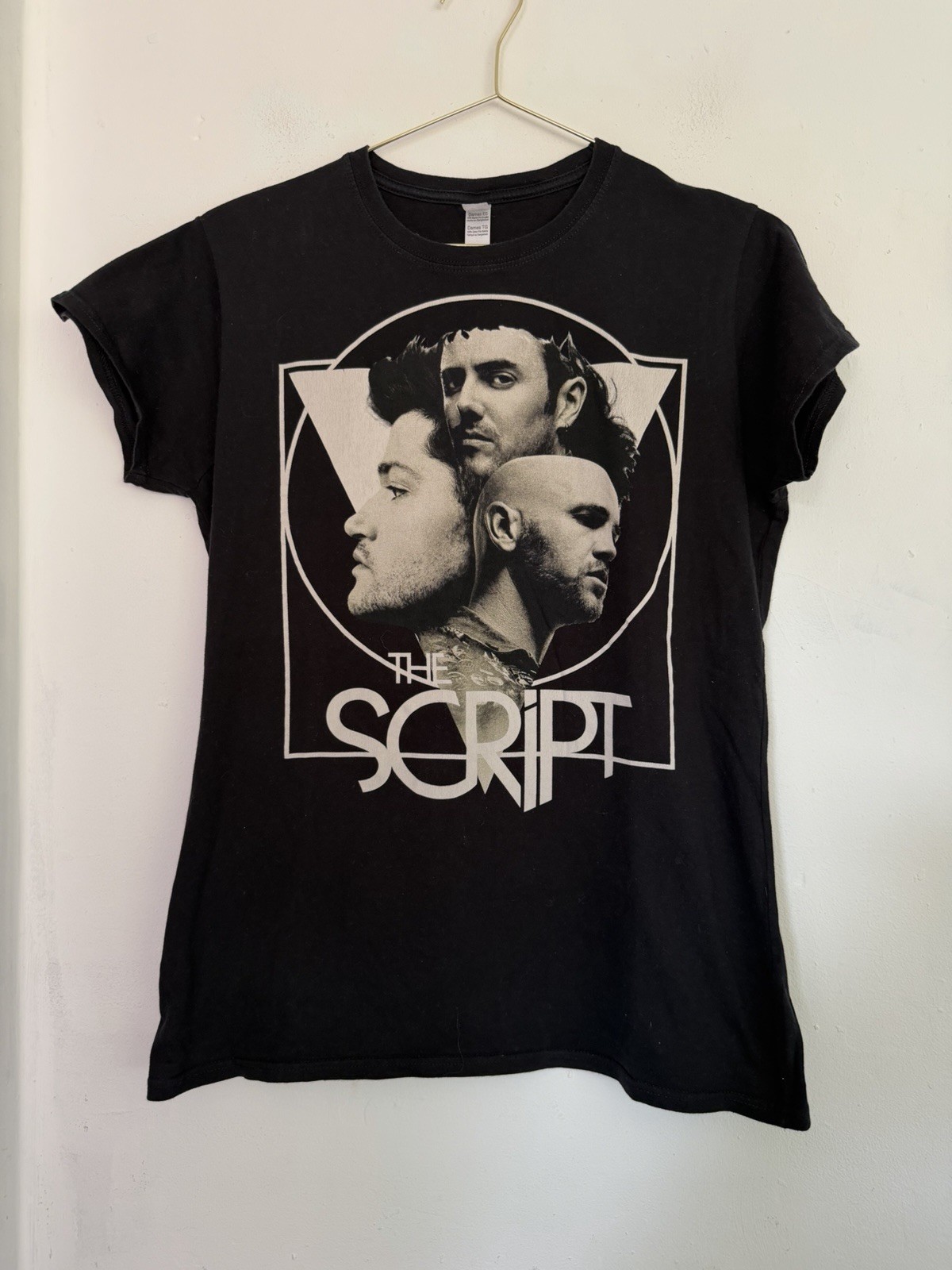 The script 2013 vintage band T-shirt top merch tour gig size XL women’s music