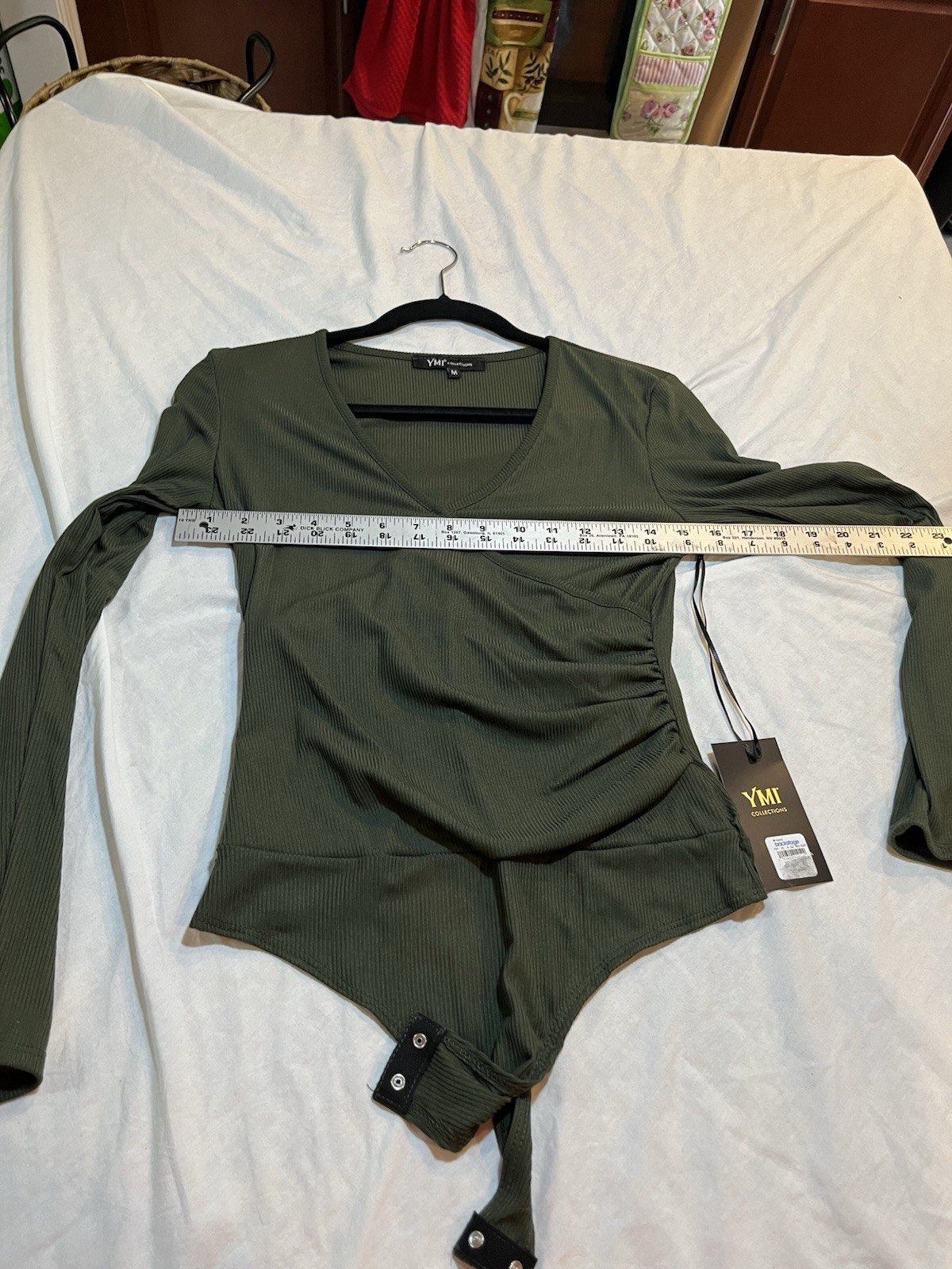 YMI COLECTIONS Bodysuit Women M Green Solid NWT Long Sleeve