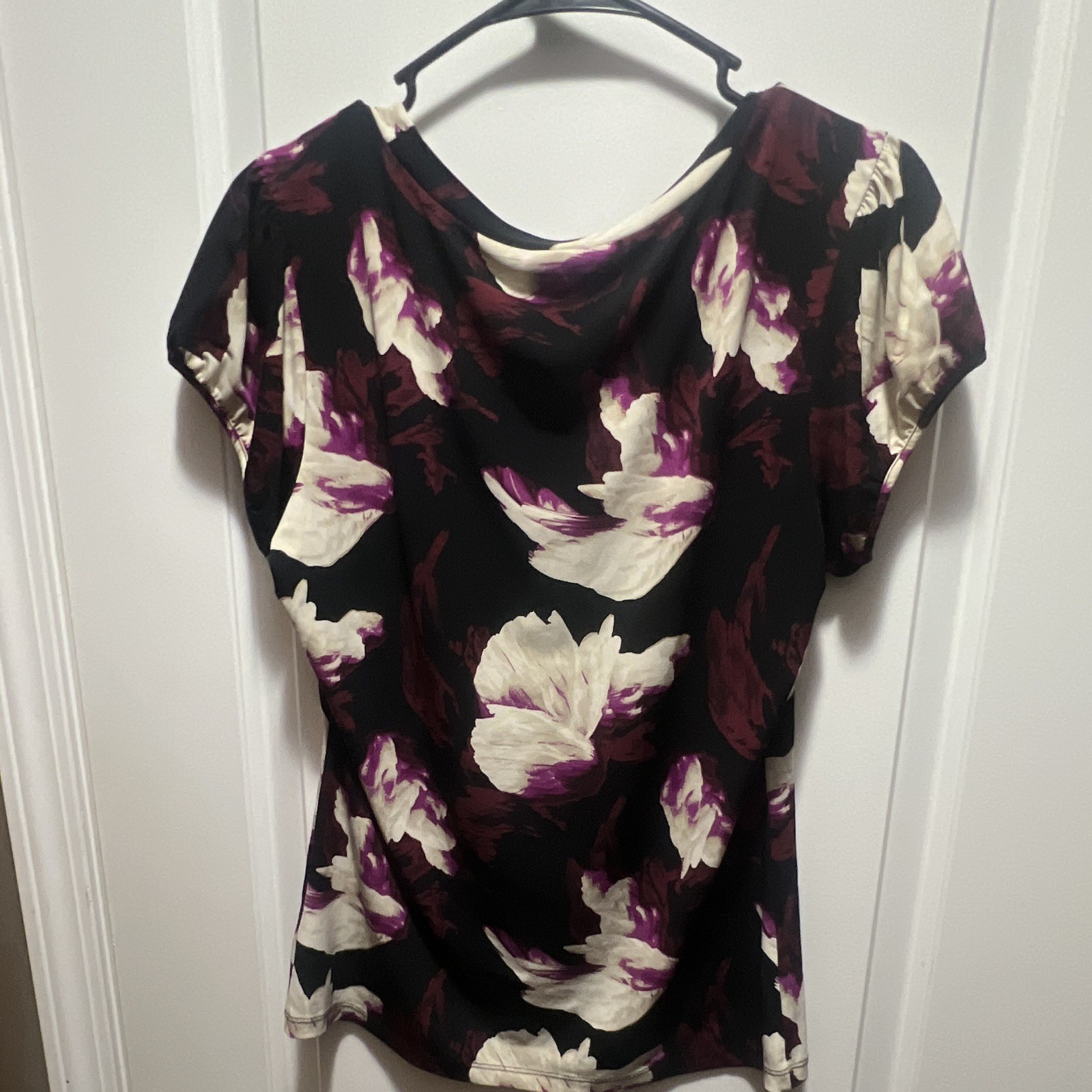 Worthington Women’s M Black/Purple/White Floral Scoop Neck Short Sleeve Top