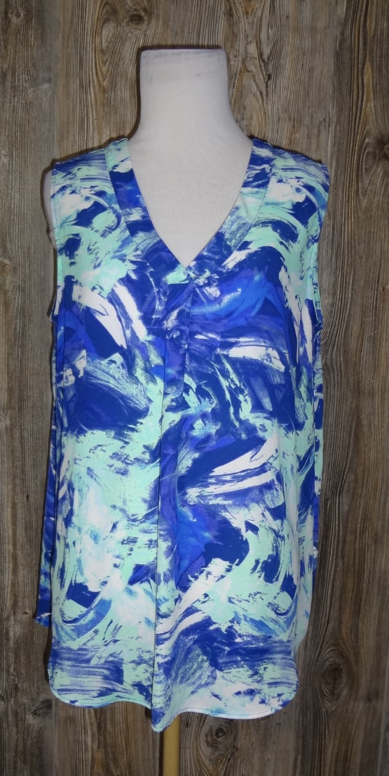Rose And Olive Sleeveless Blouse Size Medium Blue White Mint Green V Neck