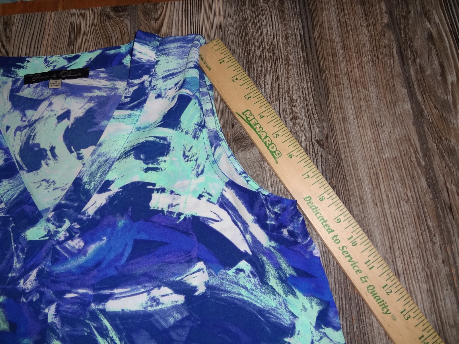 Rose And Olive Sleeveless Blouse Size Medium Blue White Mint Green V Neck