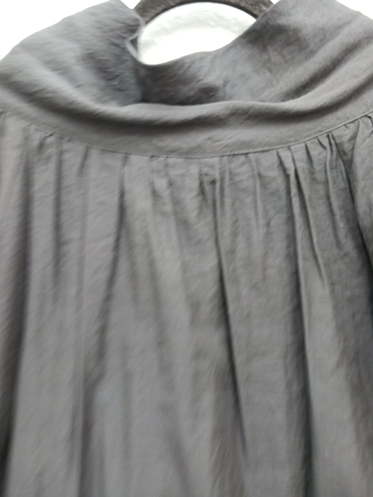 BCBG Maxazria Women’s Dressy Blouse M Gray Bow Tie Casual Work Stylish Quality