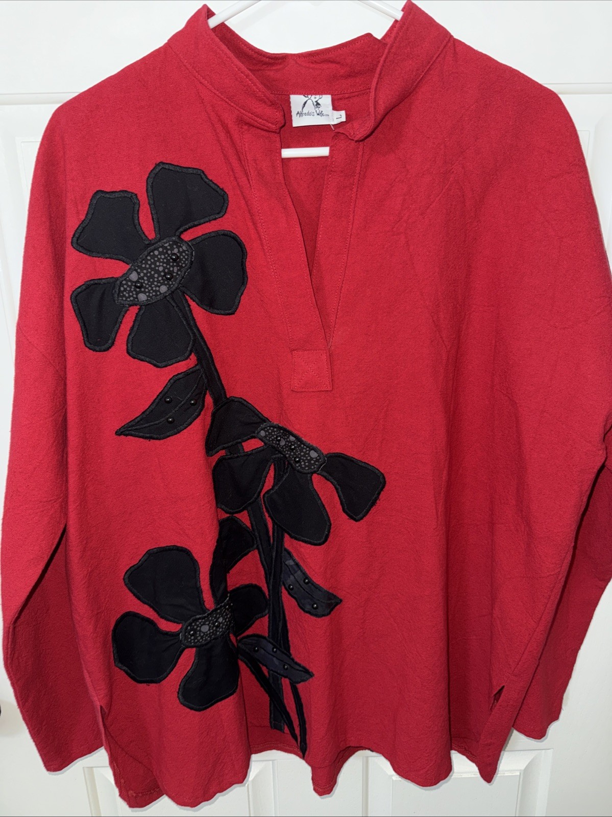 Alfredo’s Wife Tunic Beaded Flowers Red Size L