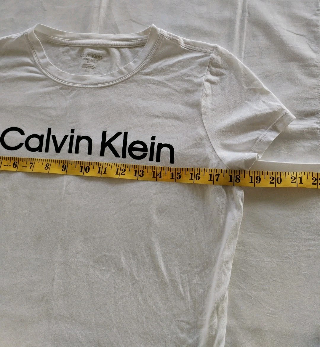 Calvin Klein Crew Neck Women’s Short Sleeve Logo T-Shirt Size PL(260429-01)