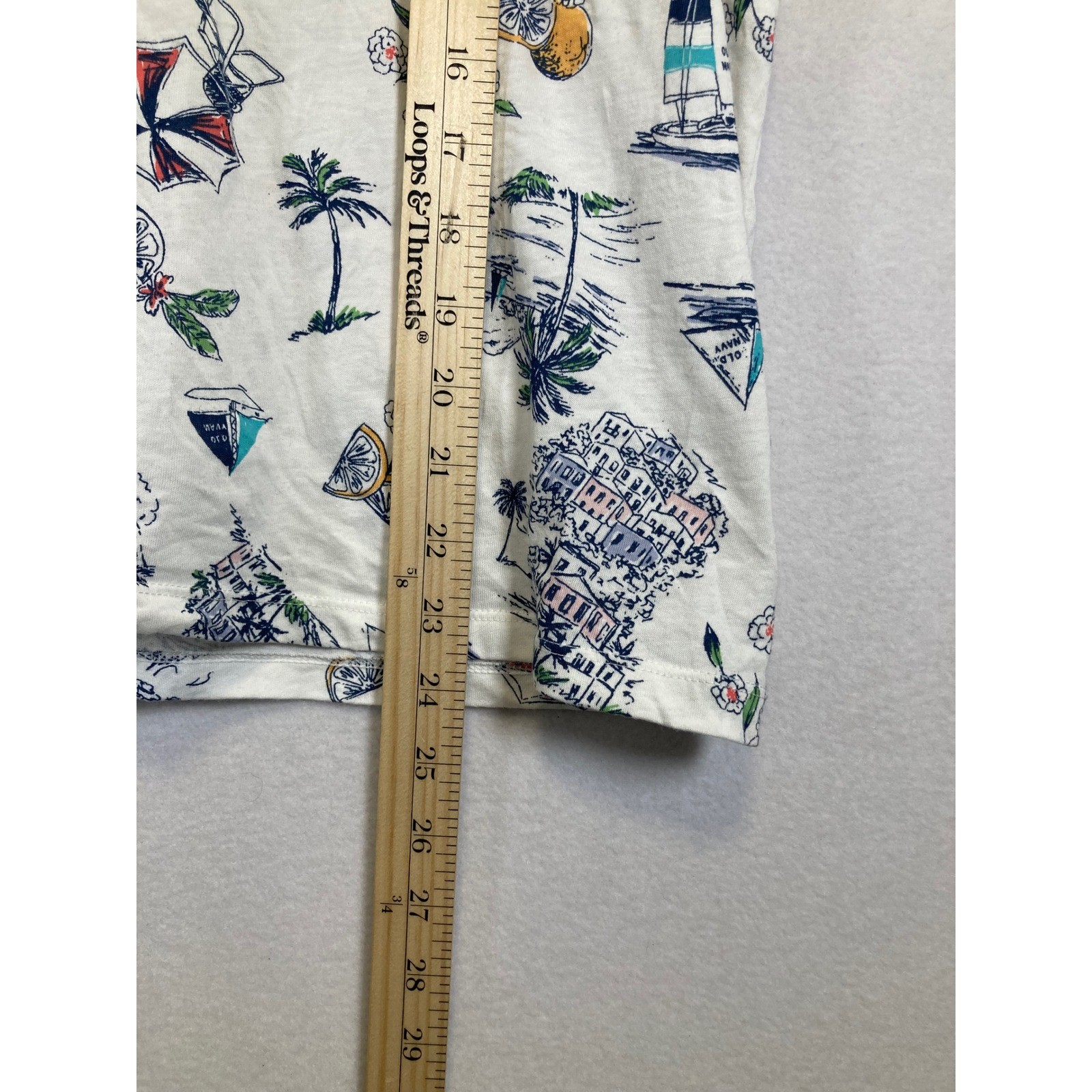 Old Navy Everywear T-Shirt Women Large White Tropical Coastal V-Neck Cotton Tee