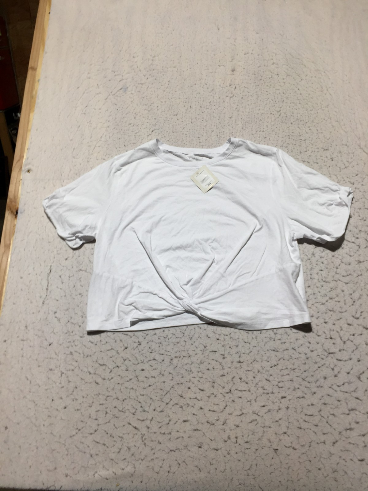 NEW Fabletics Front Twist T Shirt Plus Size 1X White Short Sleeve Cropped Crew