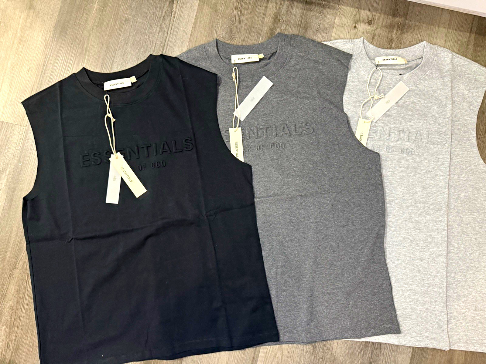 Fear of God ESSENTIALS. Choose the color before paying.