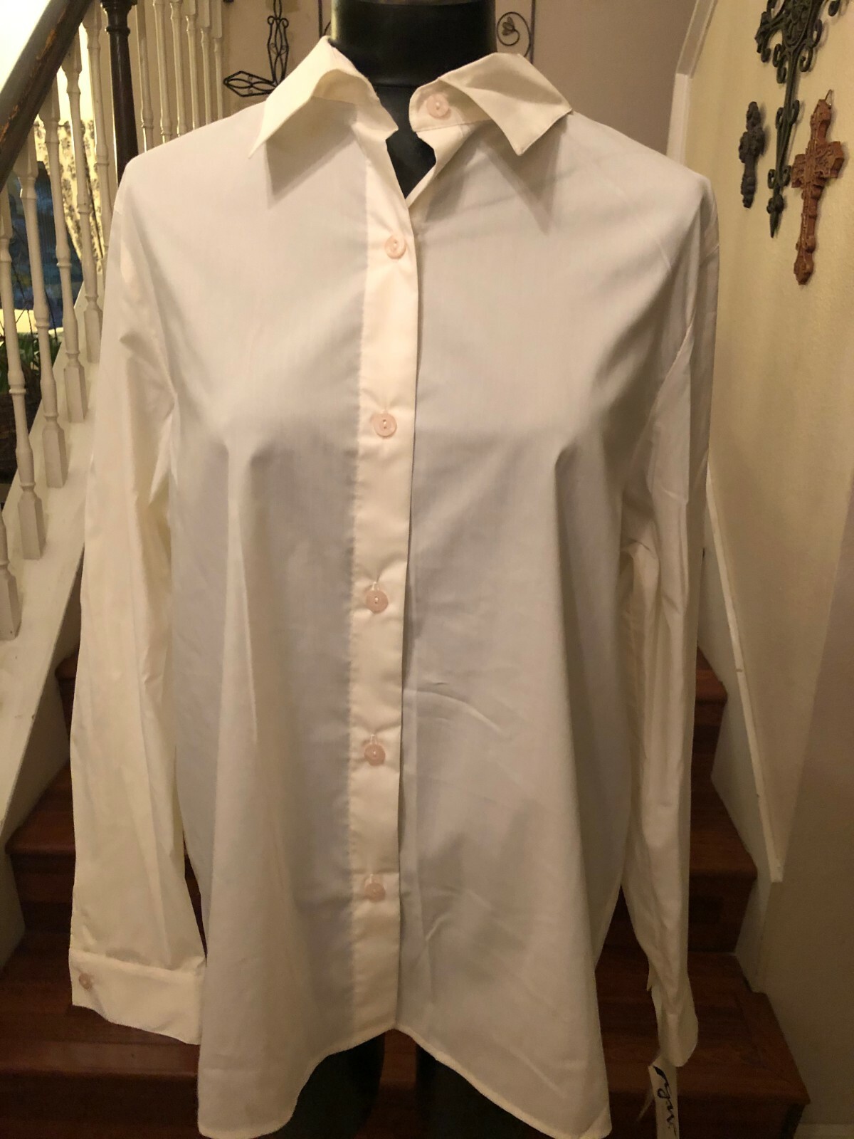 GW Blouse/Top Off White Ivory Button Down Collar Long Sleeve New Tag $50 Size 16