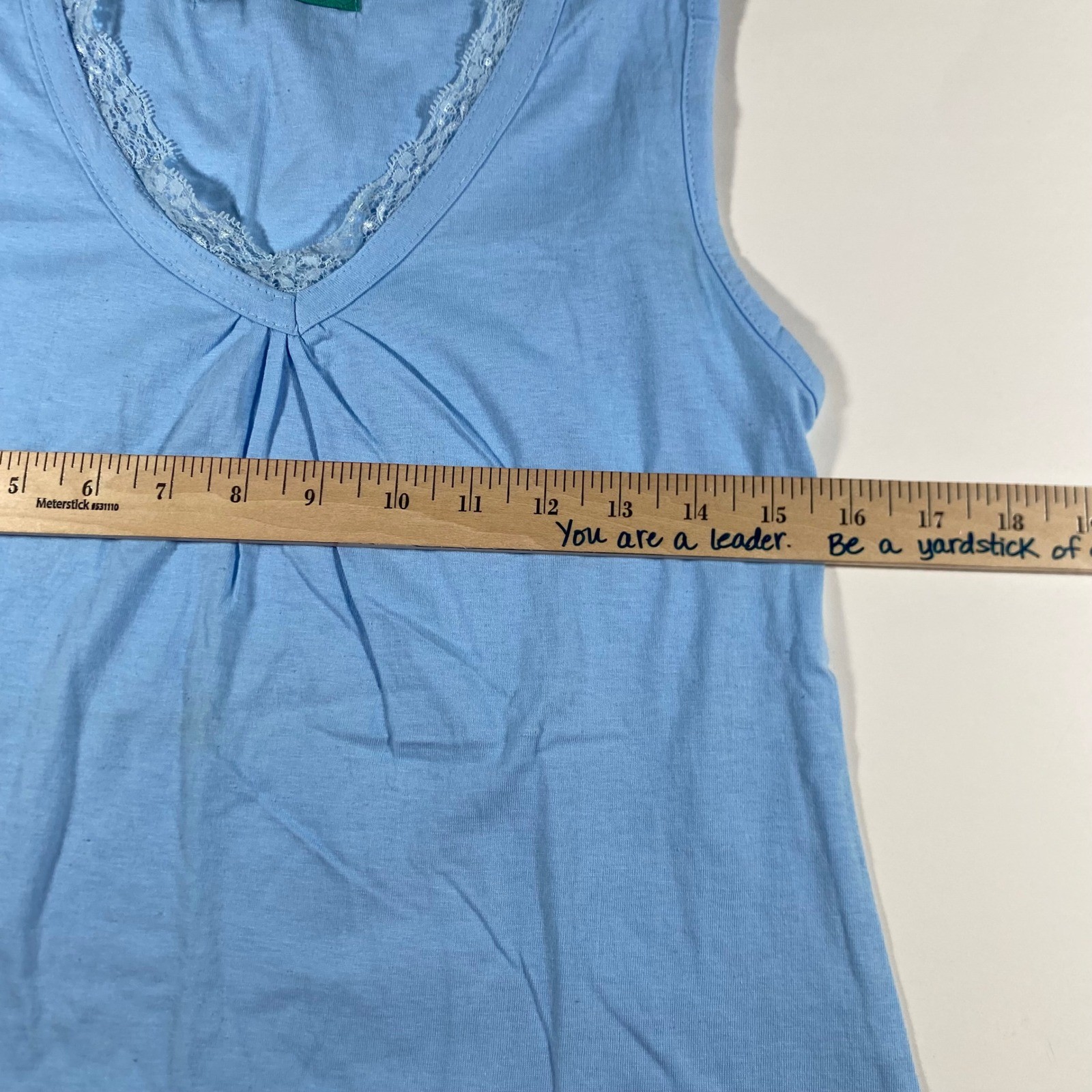 Waverly Womens Light Blue Lace Trim V-Neck Sleeveless Cotton Top Medium 2926