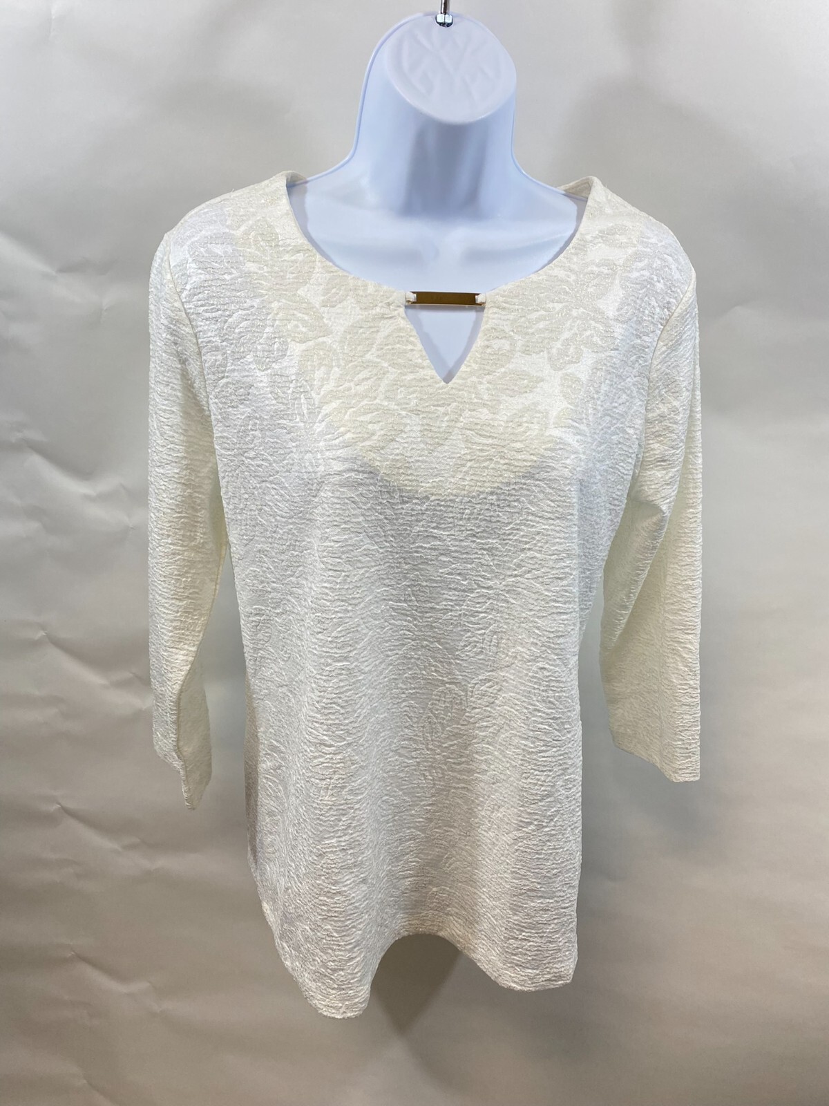 Jm Collection Textured Top with Gold Hardware Size Small NWT-Eggshell Cream
