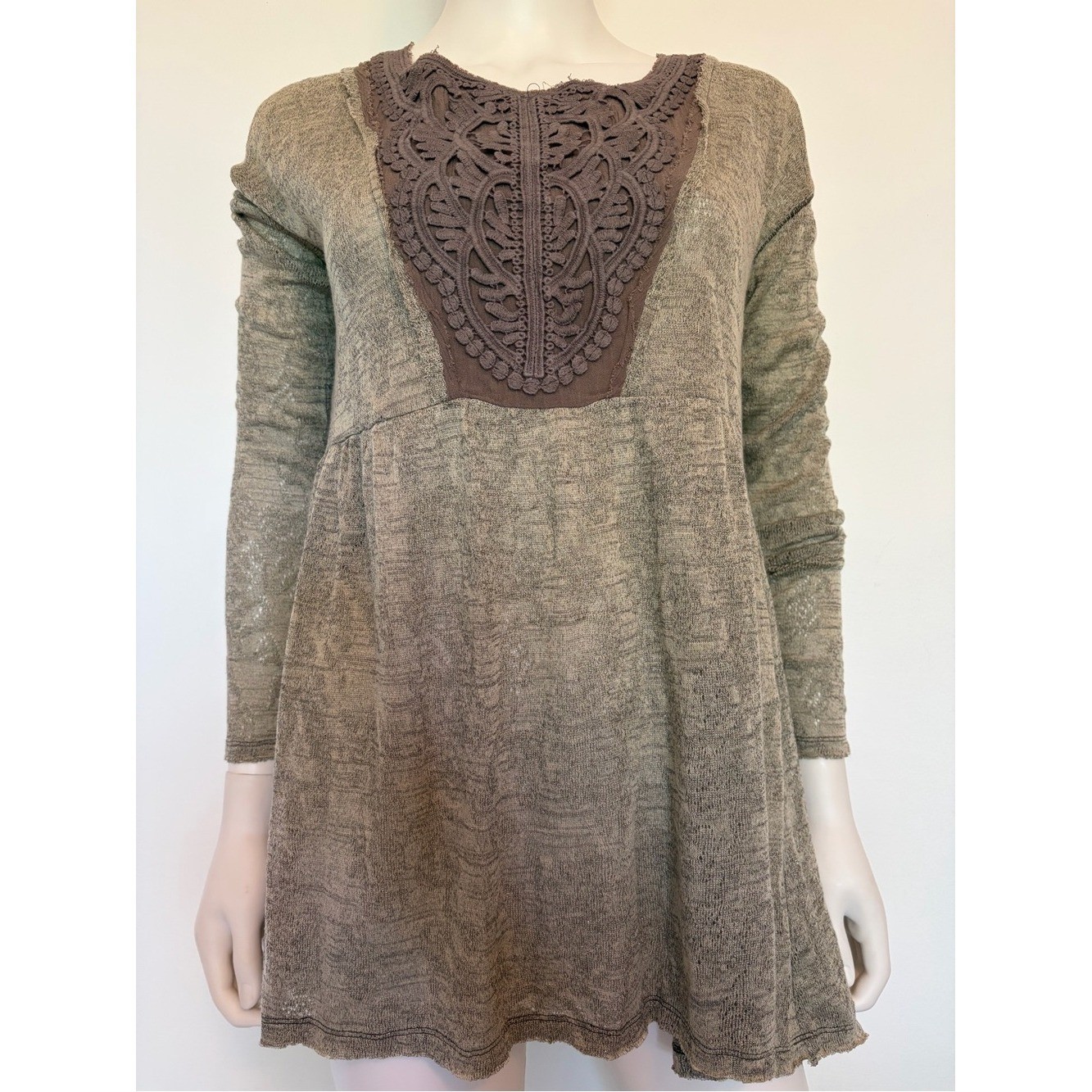 #686 Free People Taupe Crouched Trim Bell Sleeve Tunic.