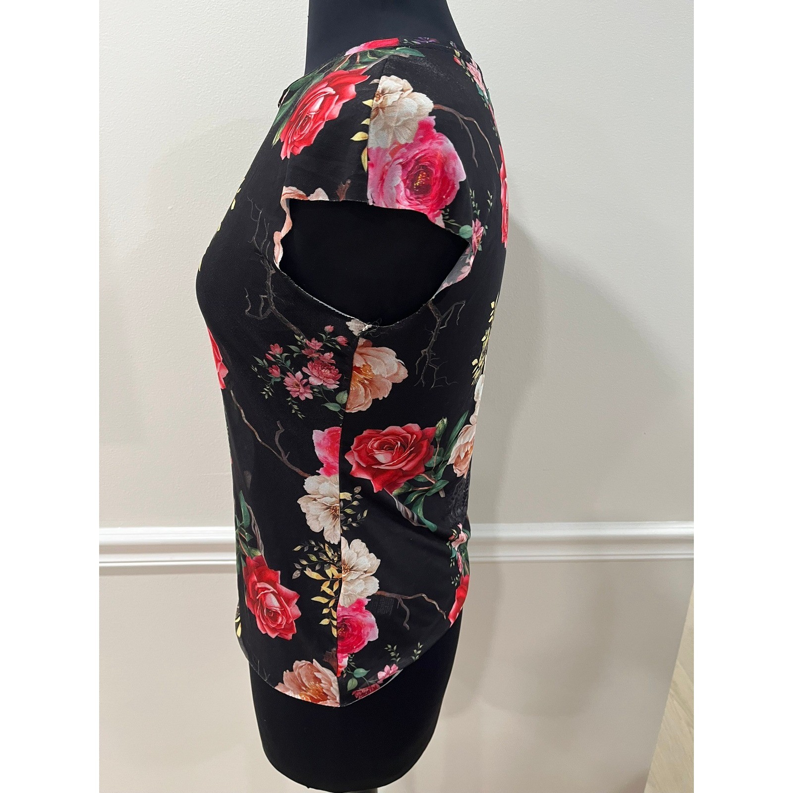 AFRM Zadie Black Floral Mesh Top Cap Sleeve Crew Neck Tee AT028802JL25 Large
