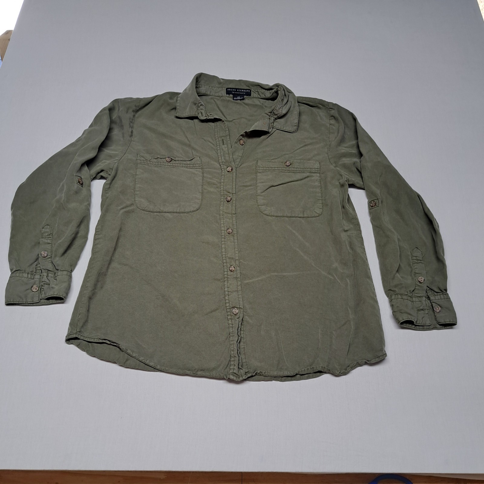 Social Standard by Sanctuary Olive Green Button Down Shirt L Tencel Utility…