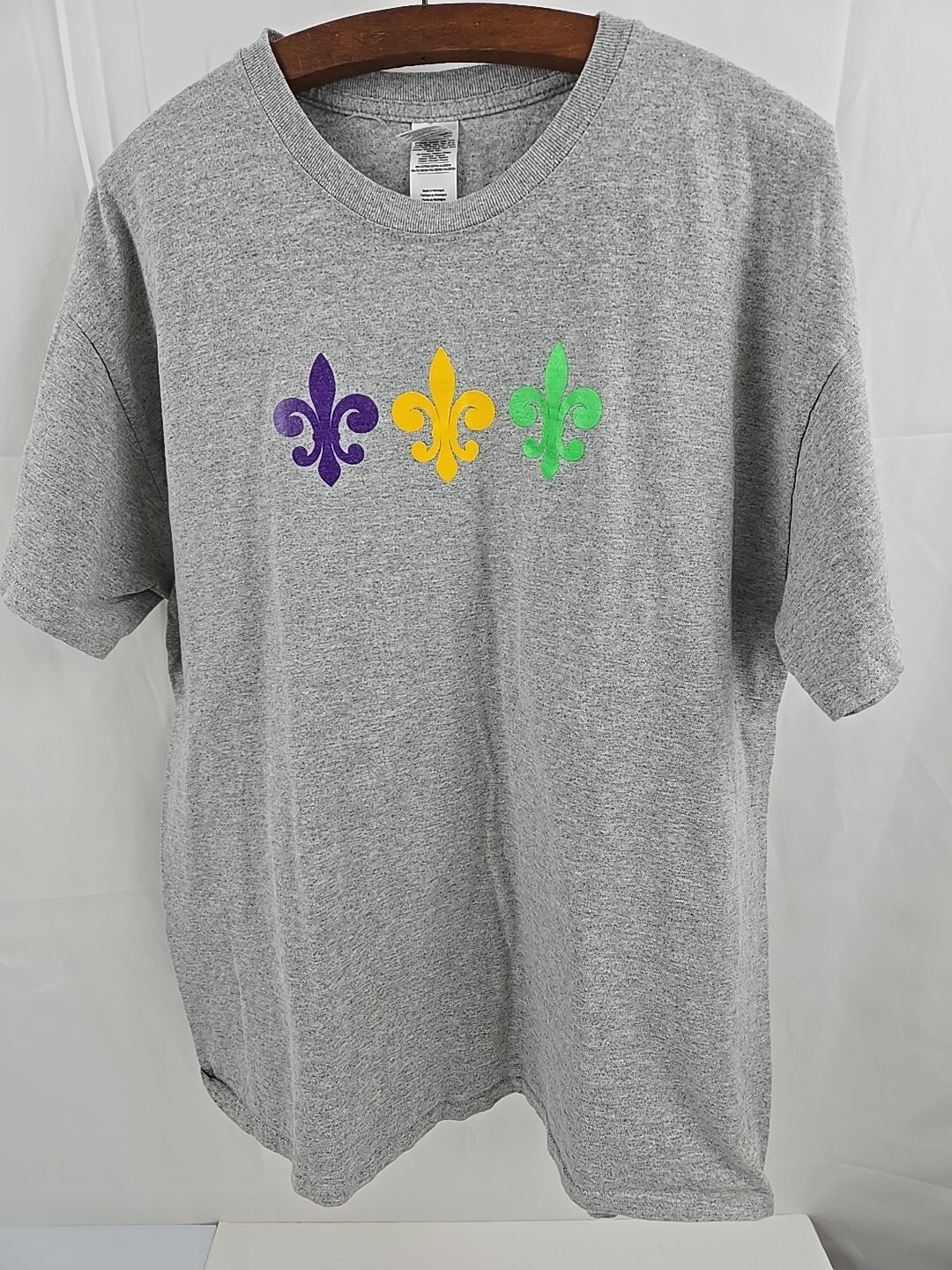 Gray T Shirt XL with Purple Yellow and Green Pattern