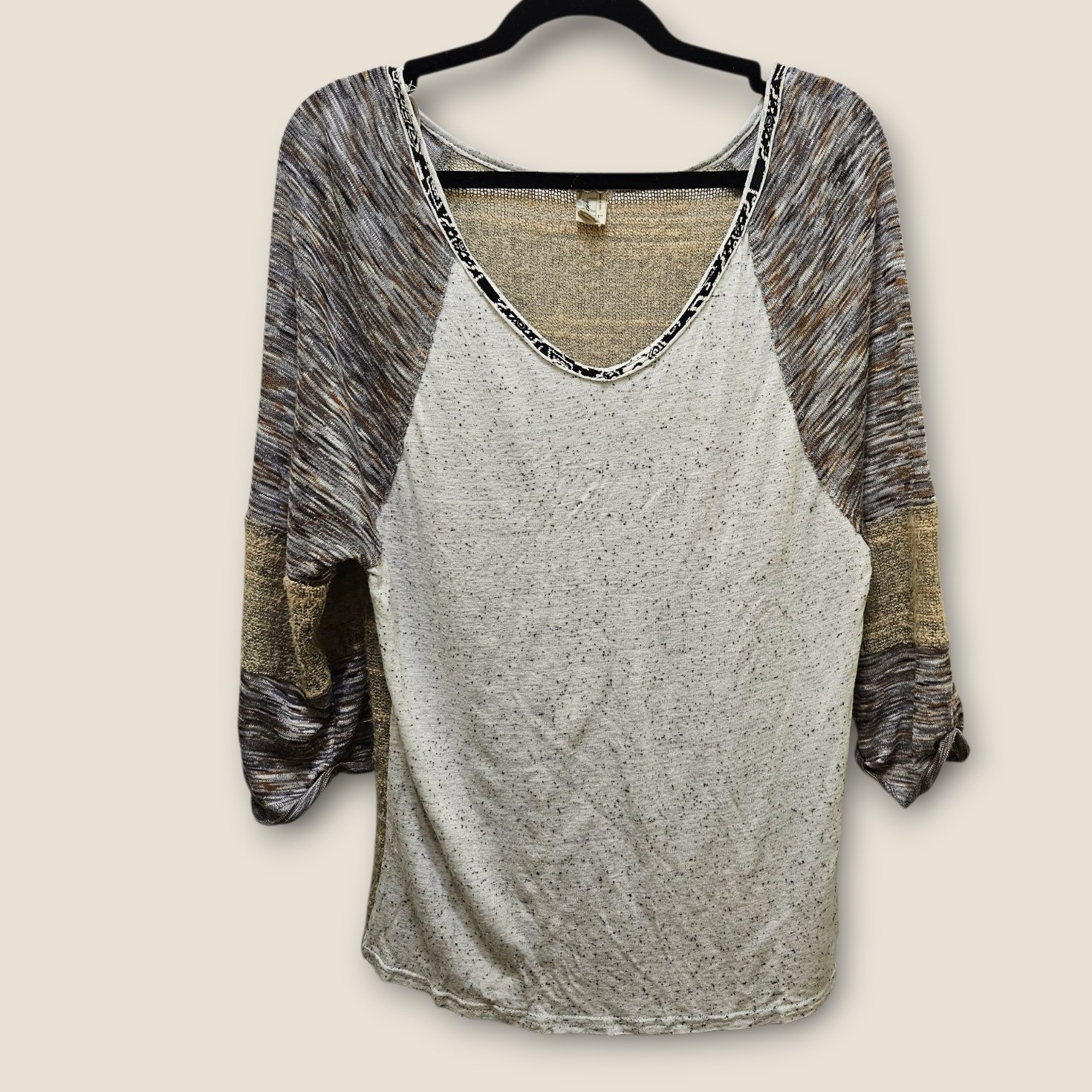 Gimmicks BKE Sz L Women’s Knit Raglan Top V Neck 3/4 Sleeve Multicolor Casual