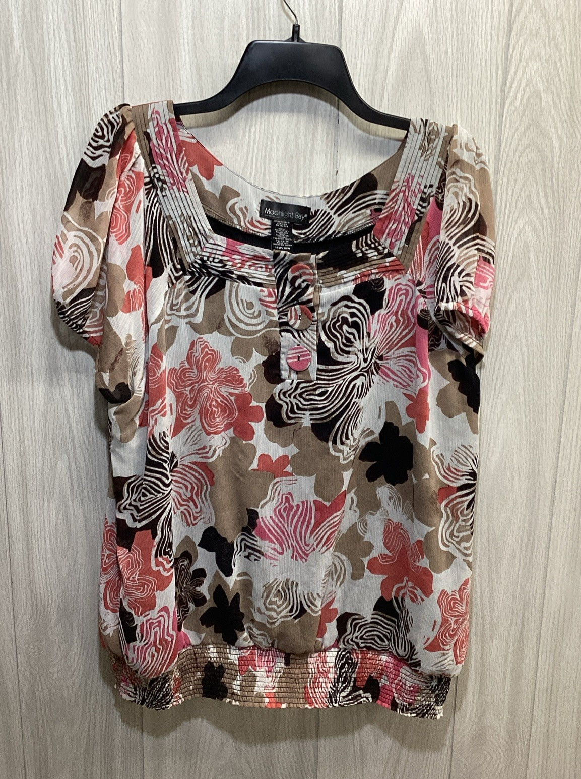MOONLIGHT BAY Women’s (Size 14/16W) Short Sleeve Square Neck 100% Poly Abstract