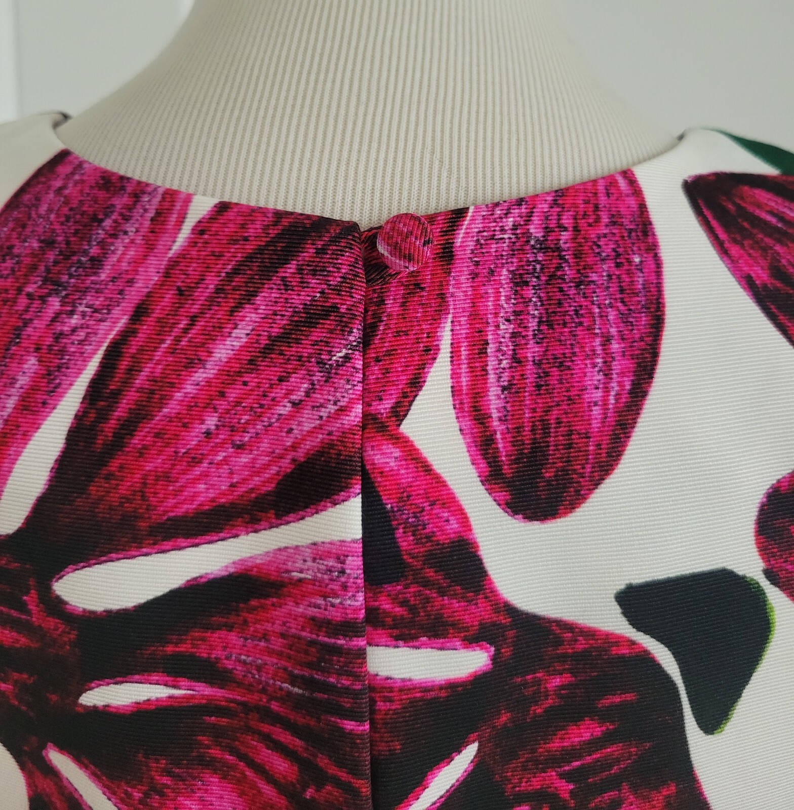 $285 Milly V-Neck Sleeveless Seamed Cropped Boxy Top Fuchsia Floral Print US 6