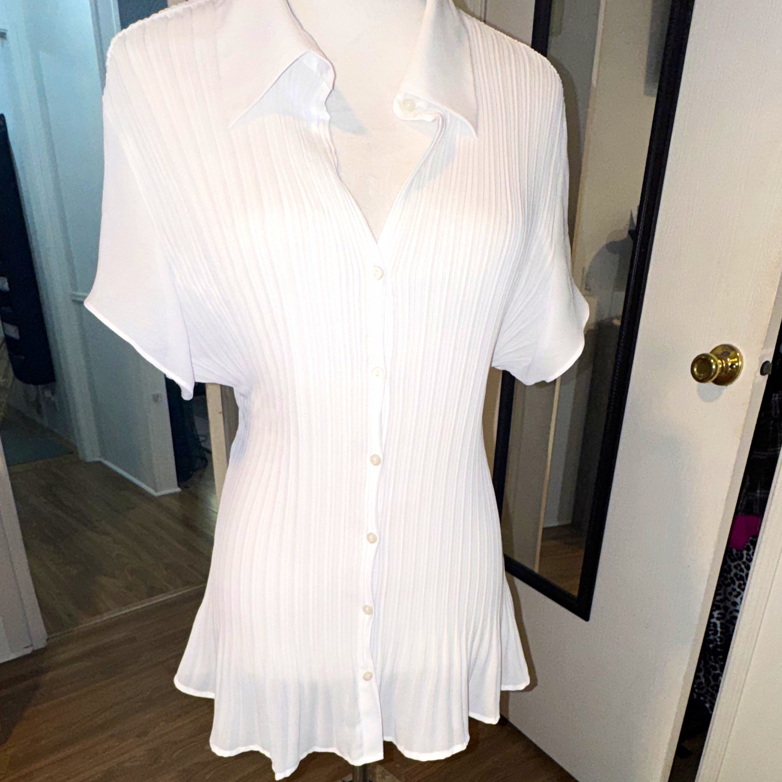 Sunny Taylor White Pleated Collared Button-Front Flutter Short Sleeve Blouse 2X