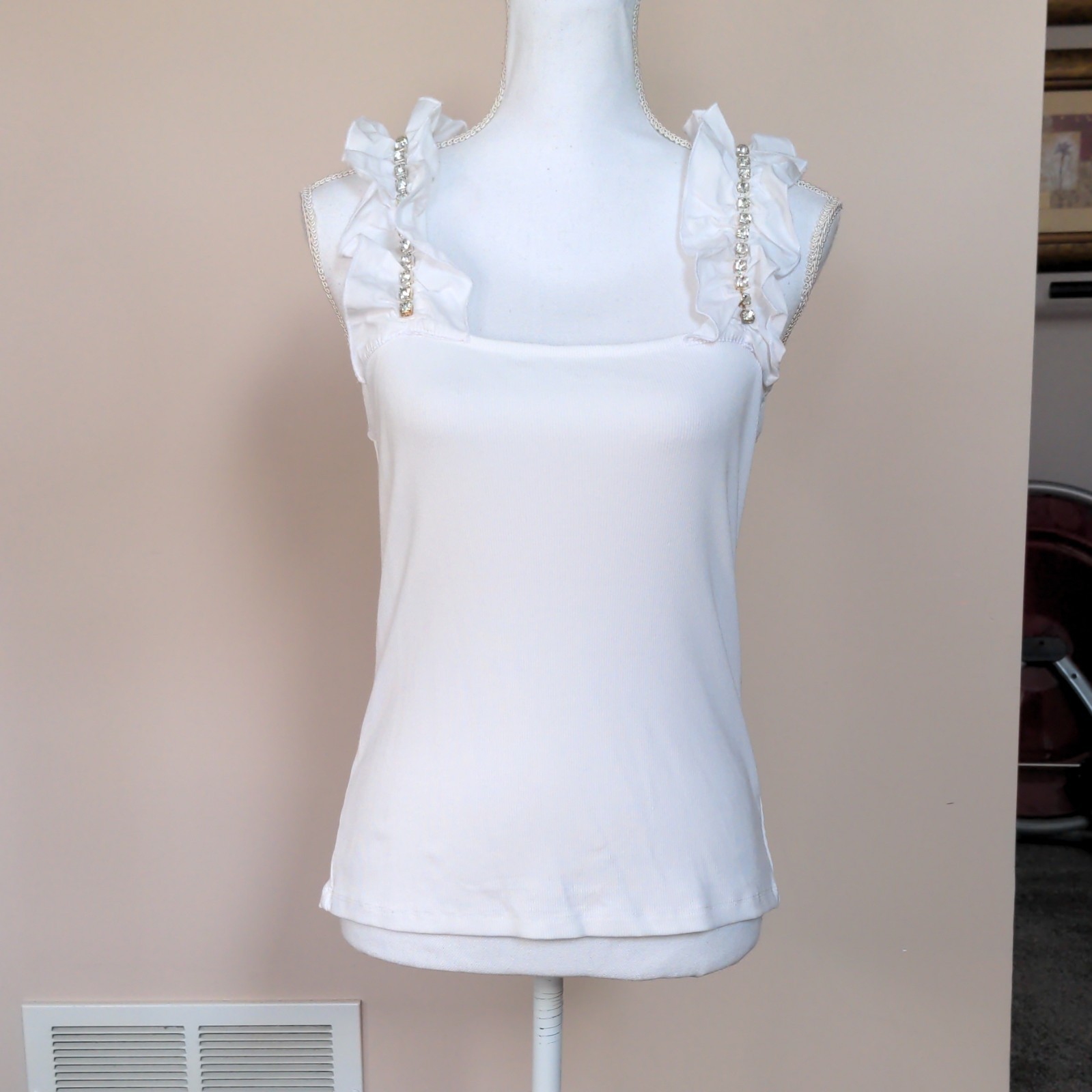 Boston Proper Women’s White Rayon Knit Beaded Ruffle Scoop Neck Camisole S