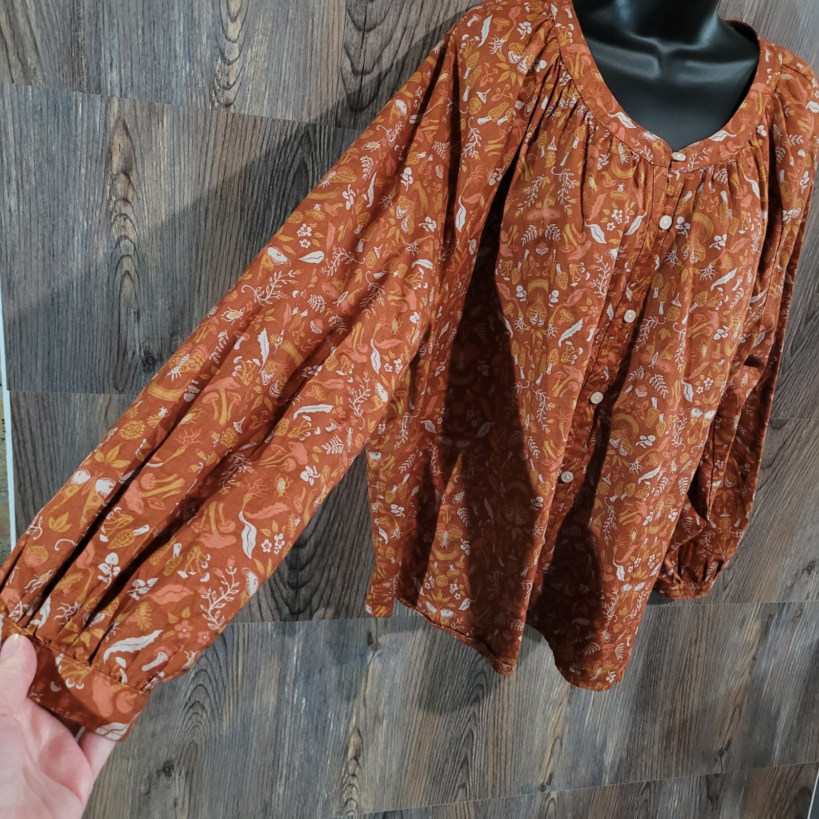 Duluth Trading Button Front Blouse XXL Orange Moth Mushroom Whimsical Gardening