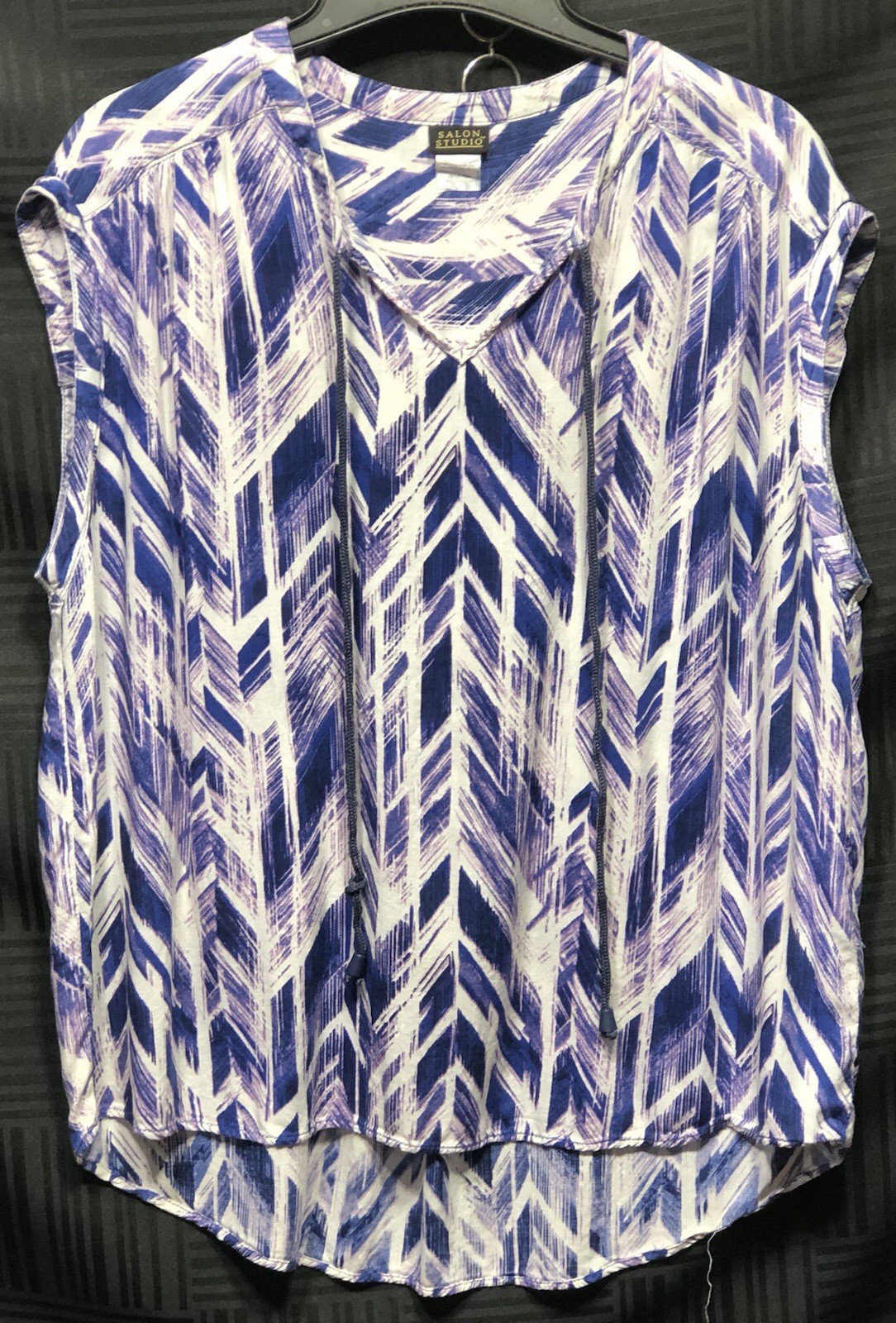 Salon Studio Top XL Purple Wht Geo Tie Neck Sleeveless Hi Lo Hem beach coastal