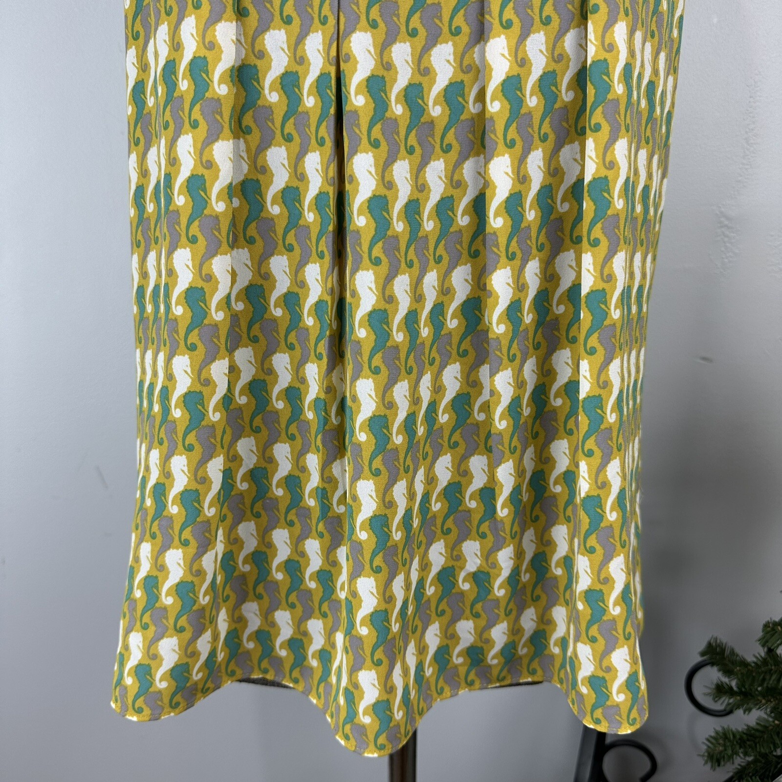 CAbi Womens Mustard Gold Teal Green Ivory Seahorse Print Camisole Tank Top Sz S
