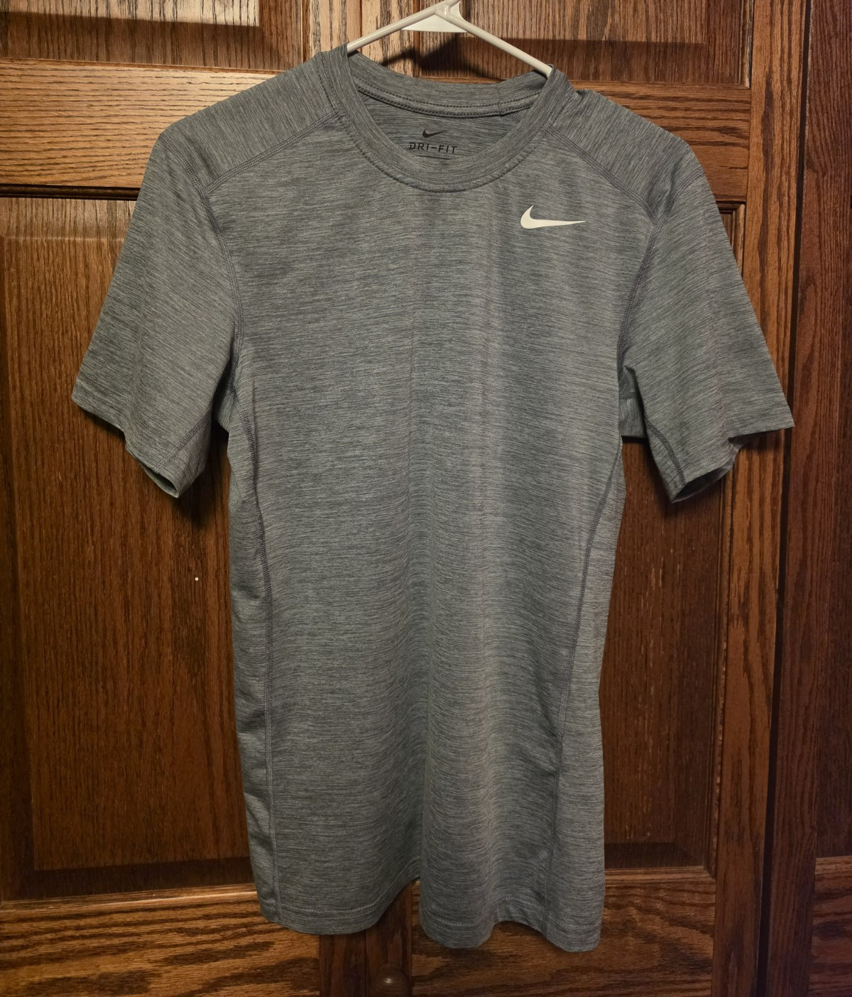 Nike Dri-FIT Moisture Wicking Fitted Gray Crew Neck T-Shirt Womens S Poly