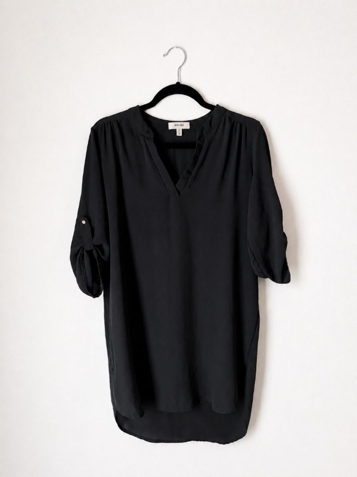 Meraki Charcoal Gray Tunic Blouse Roll Tab Sleeve Split Neck Top | Size M flowy