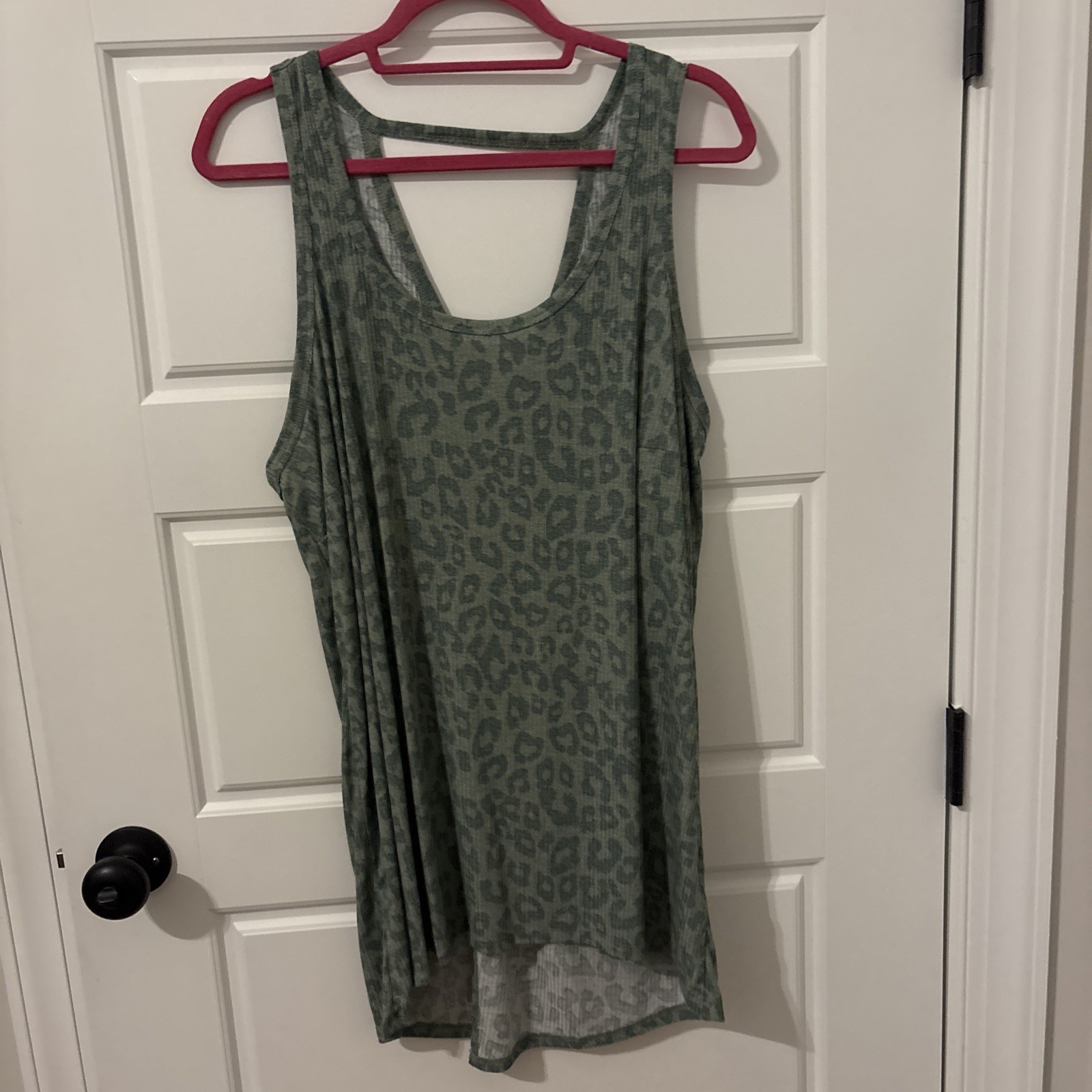 Lularoe Triumphant Tank – 1X – Item1015
