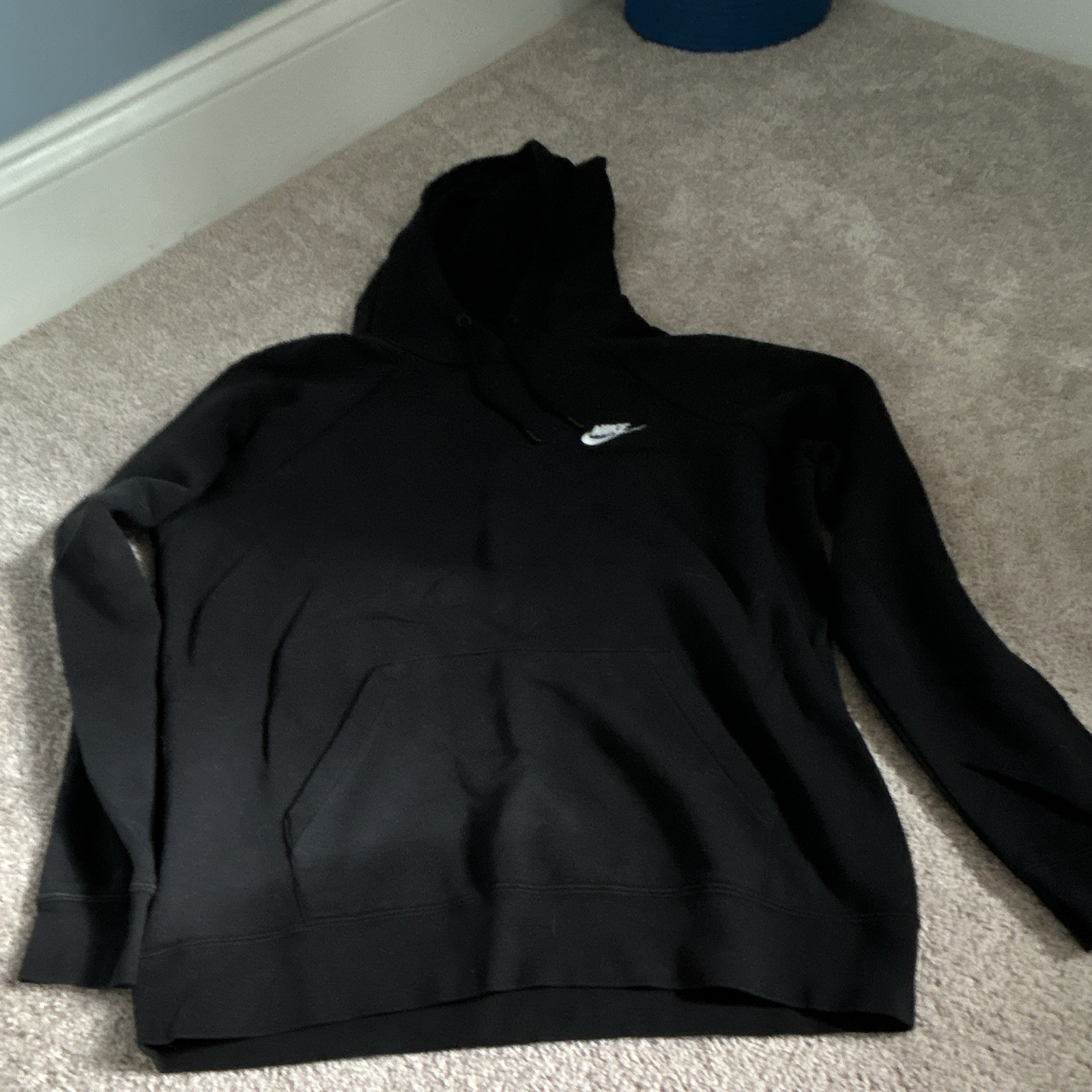 Nike women’s Black Fleece Pullover Hoodie Size M Logo Kangaroo Pocket