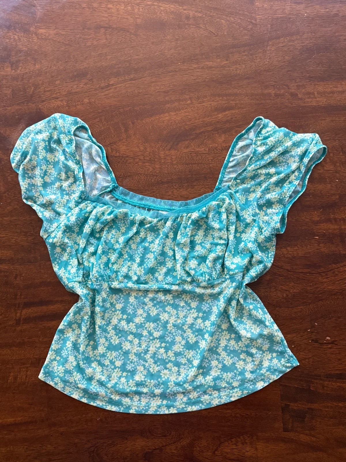 No Boundaries Women’s Medium Blue Floral Puff Sleeve Top