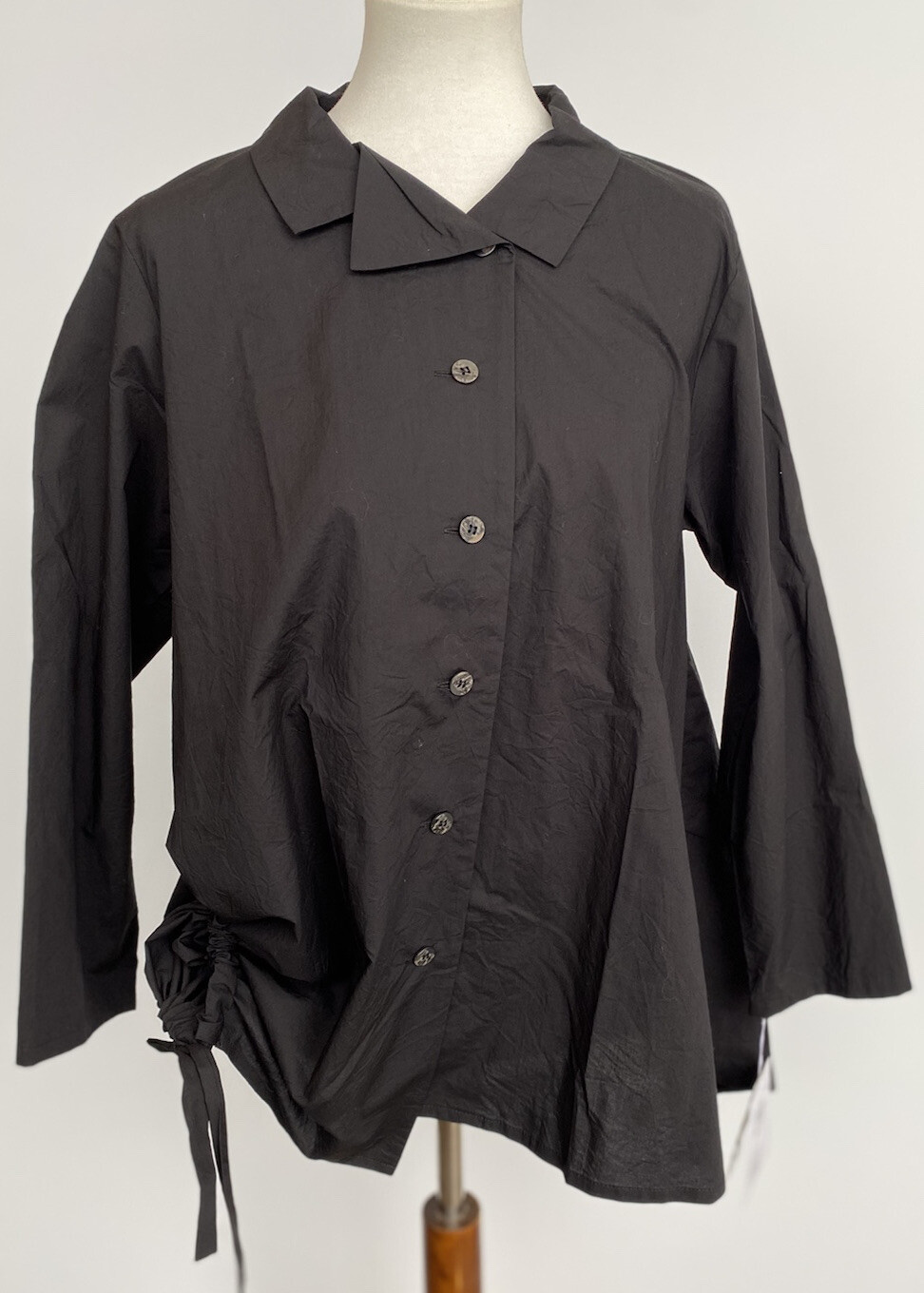 JI U 09222503 Made in Japan LS Black Cotton Blouse Size 40 Orig $495