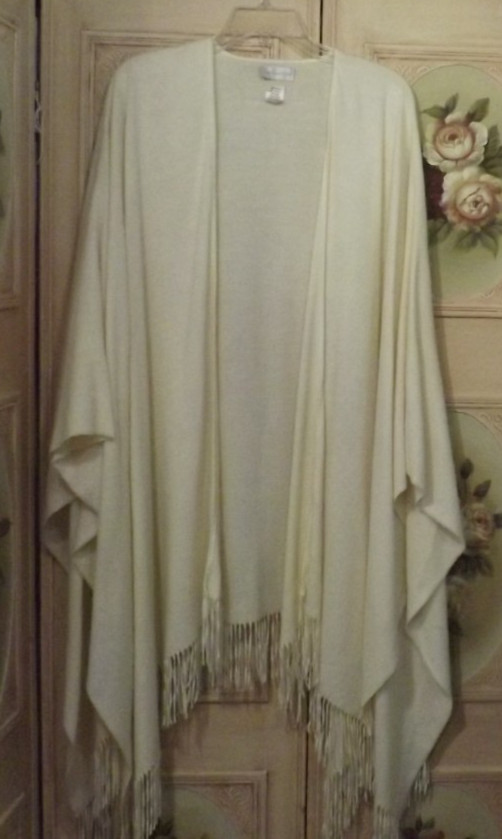 #8431 PRETTY! VINTAGE ‘WORTHINGTON’ SUPER SOFT CAPE SHAWL WRAP