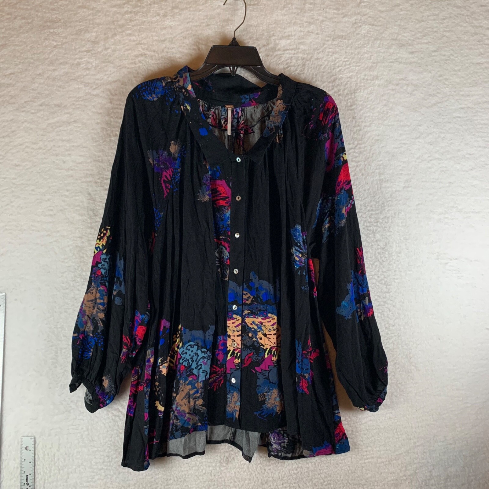 Free People Women’s Meadow Lark Button Down Black Floral Blouse Top Size S 9253