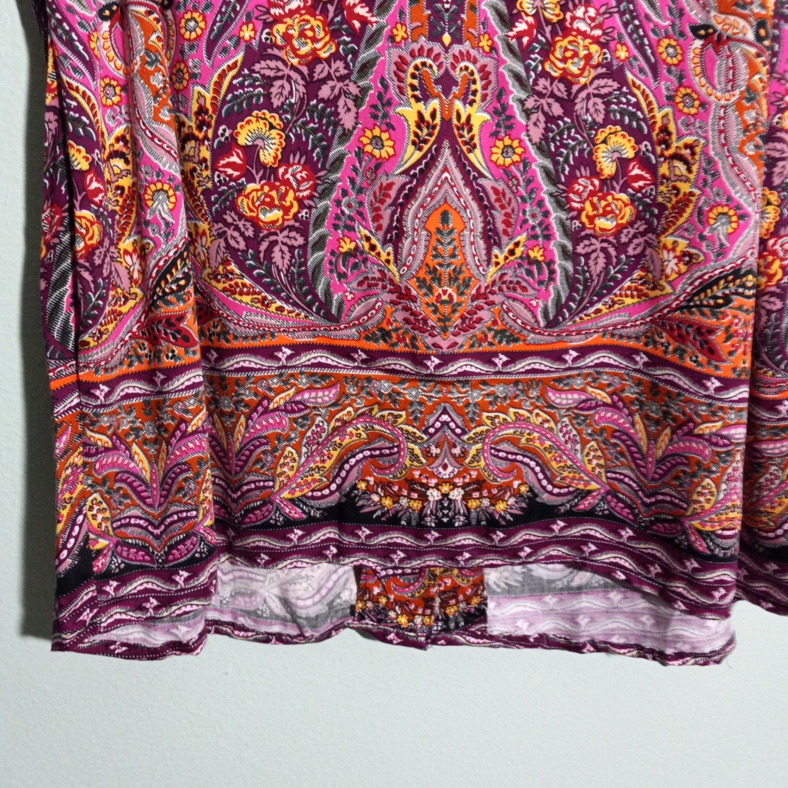 Haute Hippie Style Blouse Top size Small, NEW Paisley Black Pink Boho Tank Party