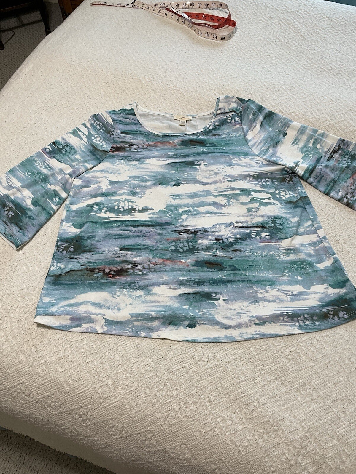 Cupio Blush watercolor print knit top, 3/4 flared slvs, shaped hem, L