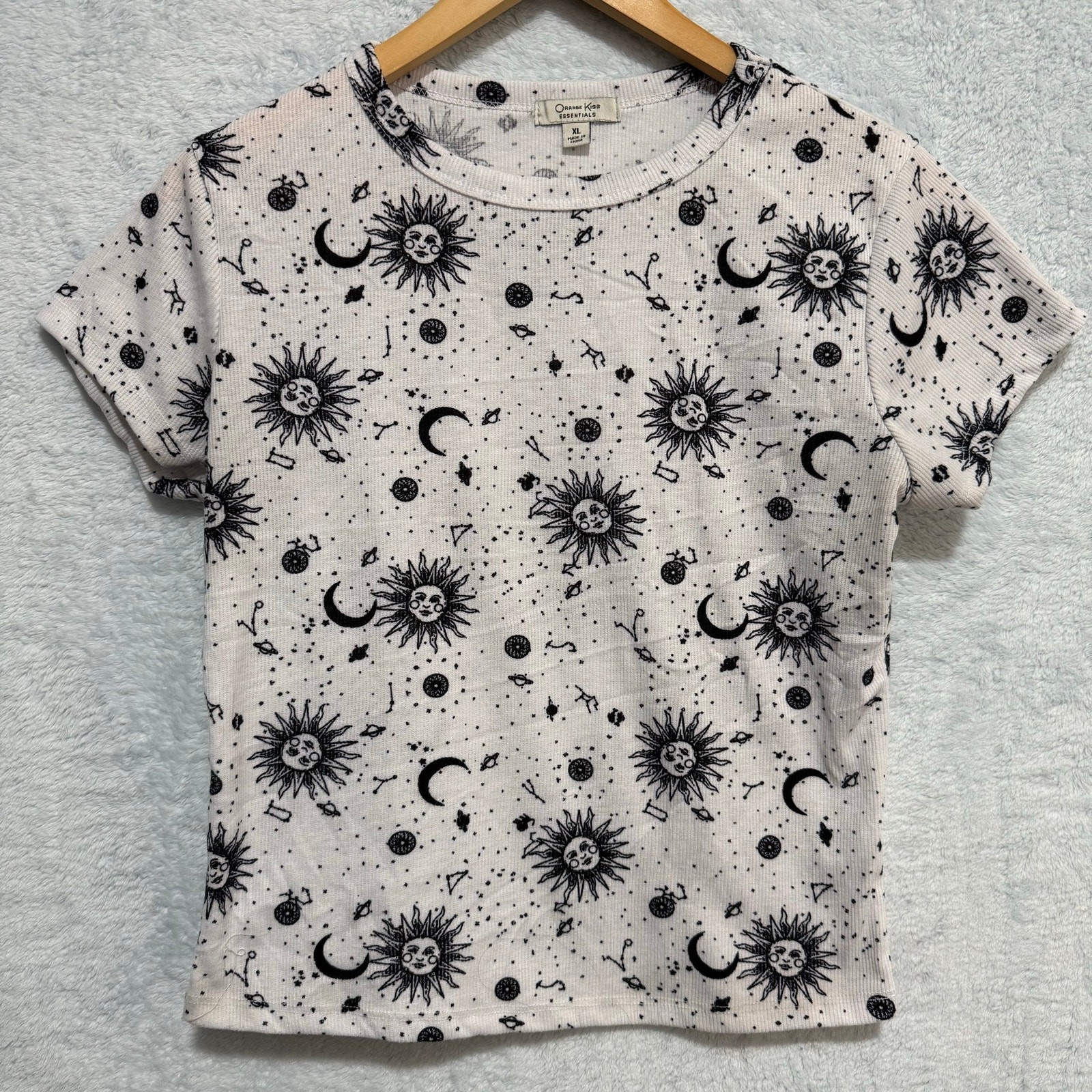 Orange Kiss Essentials Women’s XL Celestial Moon Sun Short Sleeve Top