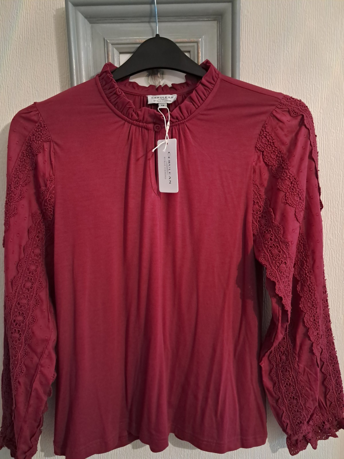Cerulean red stretch jersey cotton broderie sleeves blouse top. UK 12. Unworn