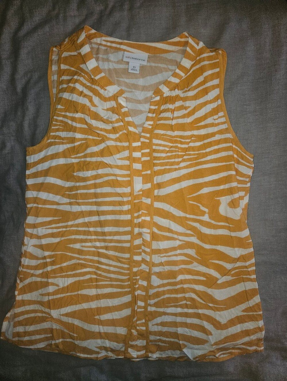 0Liz Claiborne Orange and White Zebra-Stripe Sleeveless Top
