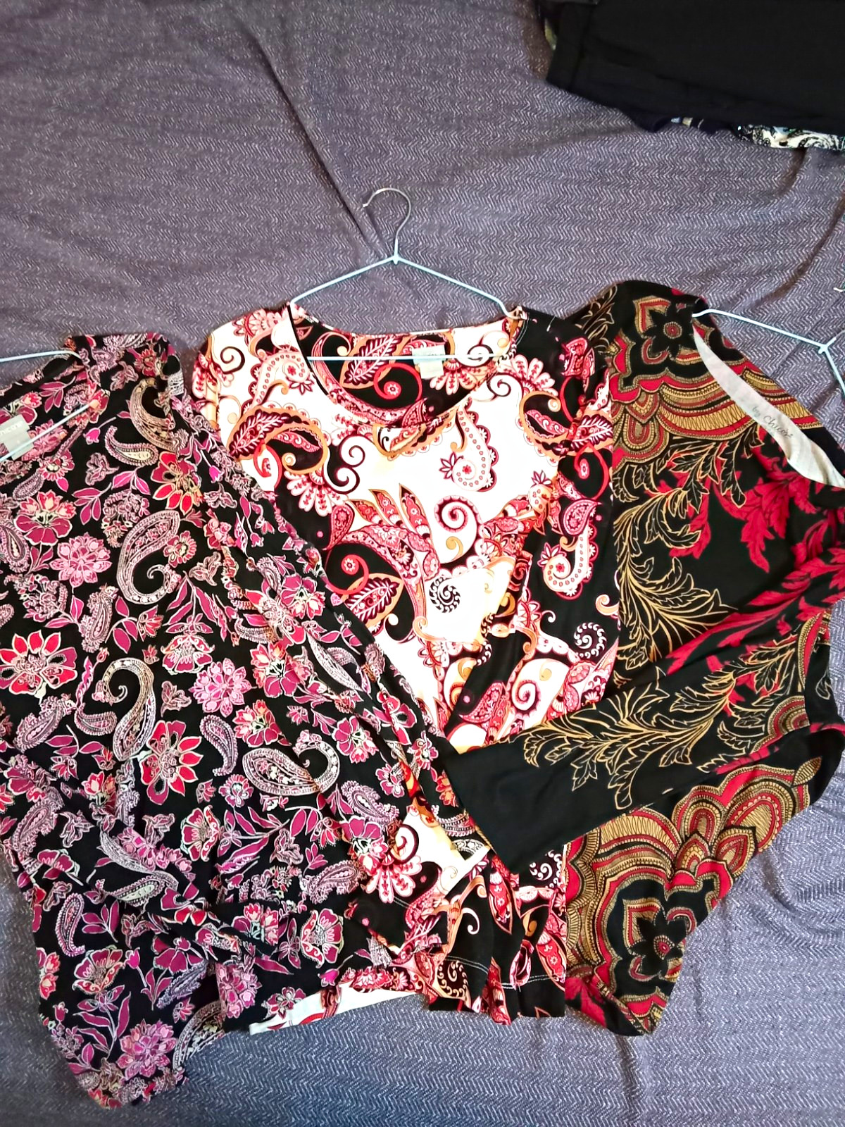 Chico’s Women’s Size 3 Paisley Knit Top Ruffle Scoop Neck Pullover Stretch