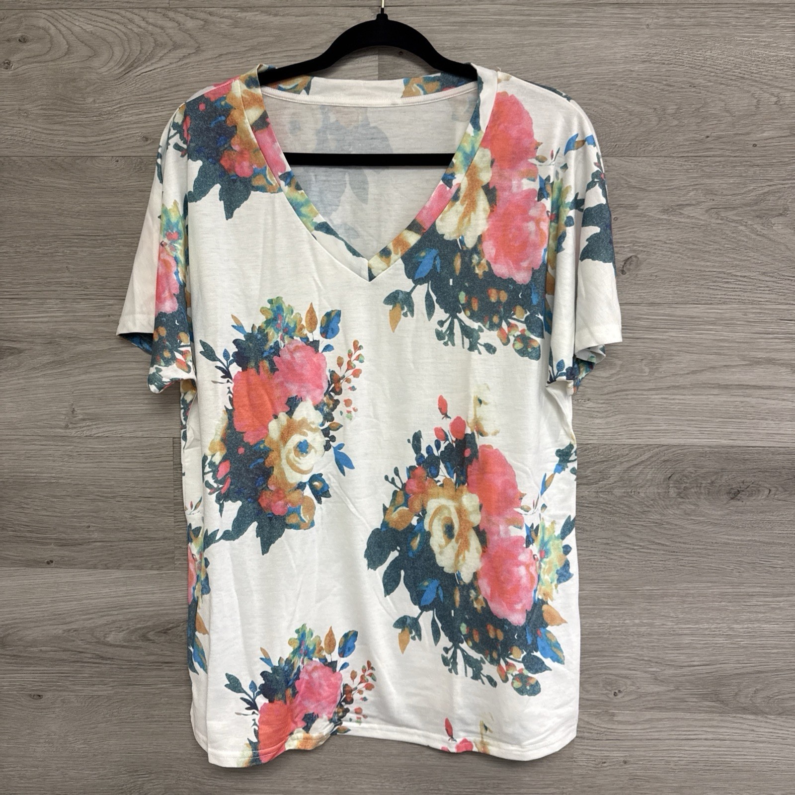 Women’s Polyester/Spandex Floral Tee Shirt Short Sleeve White Pink V-Neck Size L