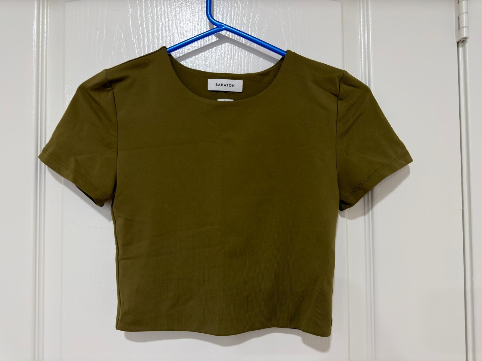 Aritzia Babaton Olive Green Cropped Crew Neck T-Shirt Size M