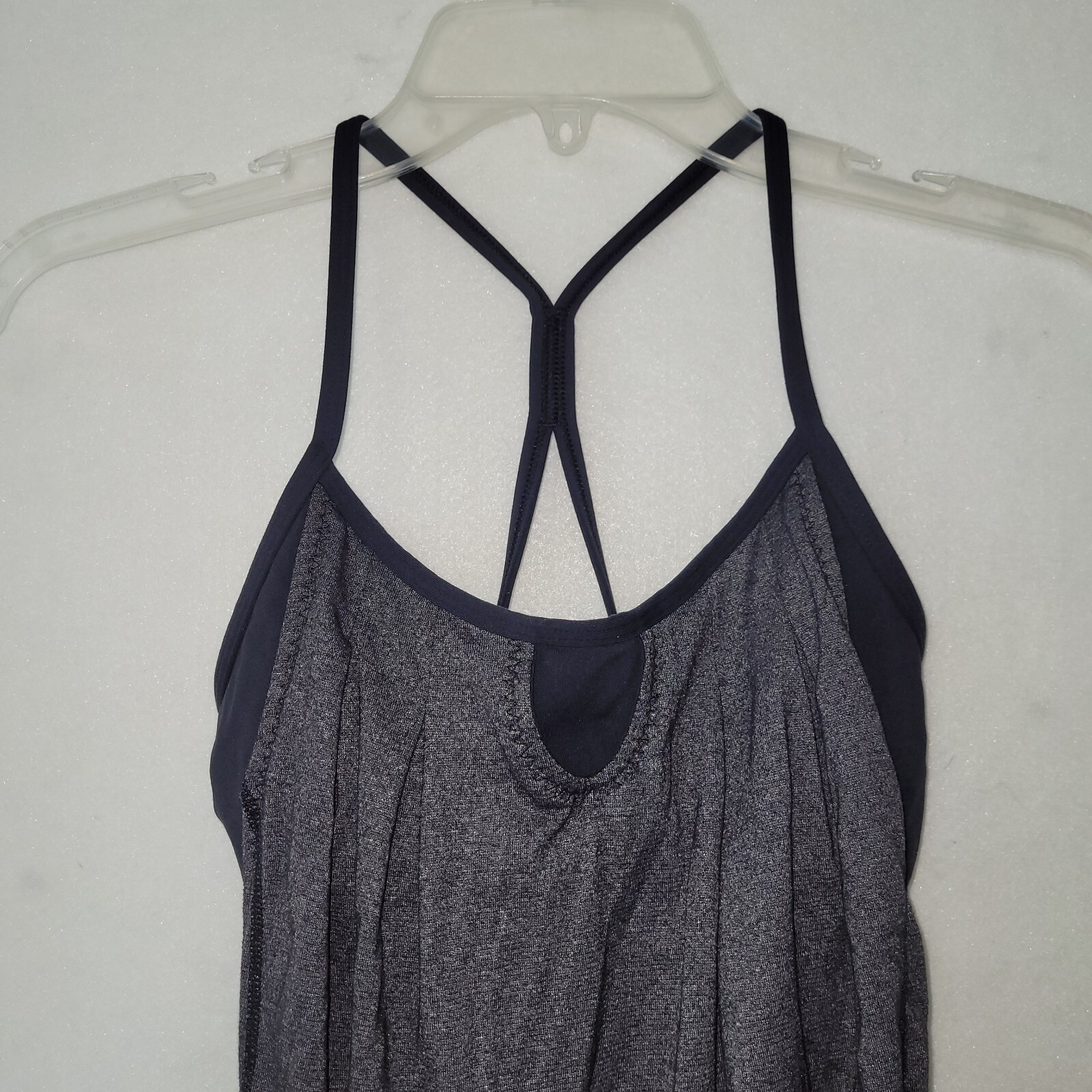 Lululemon Tank Top Workout Heathered Gray Built In Bra Activewear Womens 4