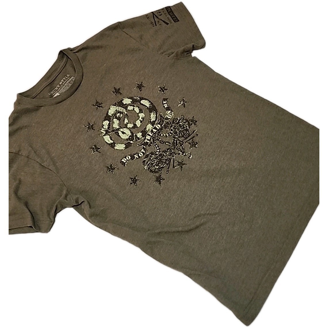 Grunt Style T-Shirt Women’s Medium Short Sleeve Green “Do Not Tread On Me” R2