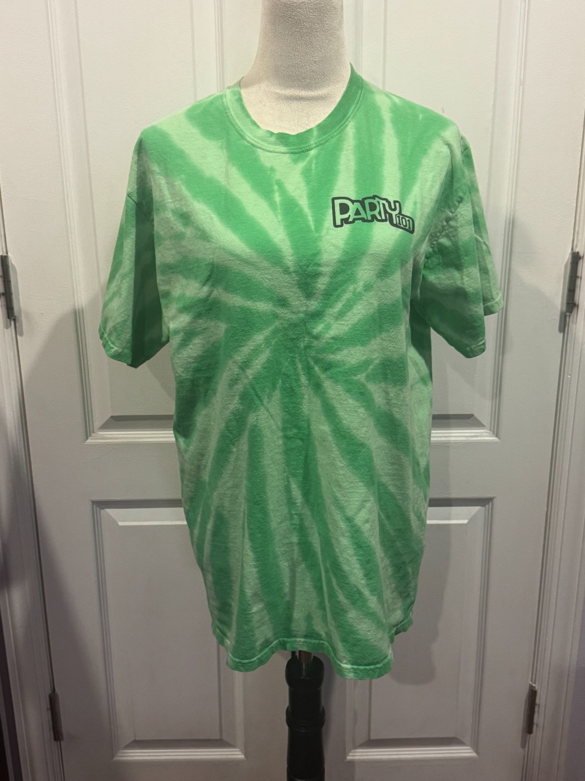 Women T-shirt Dye Part 101 Graphic Sz M (27″Lx21″W) Green