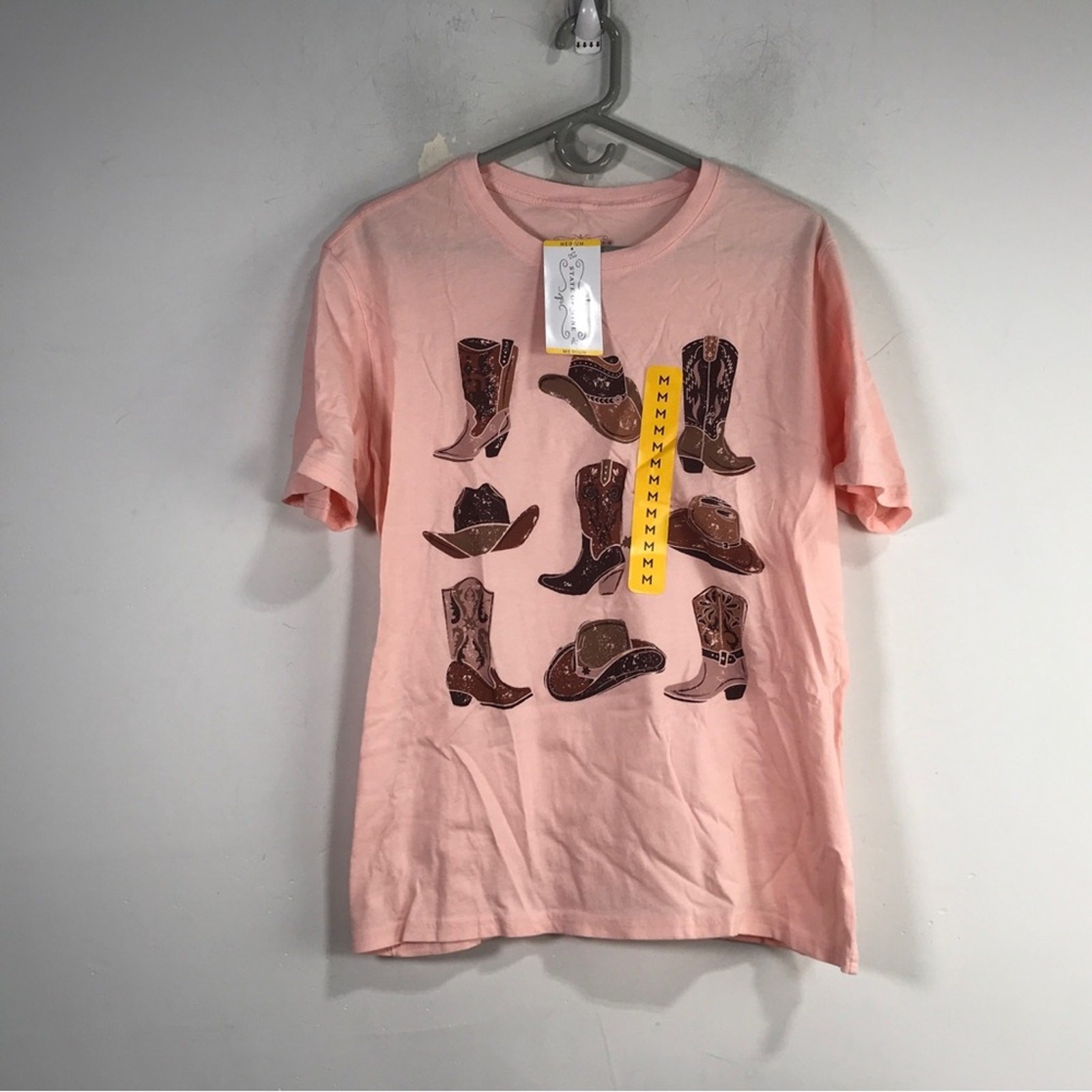 State of Mine Cowboy Hat – Boot Graphic SS Tee, Women Size M – Peach Pink/Brown