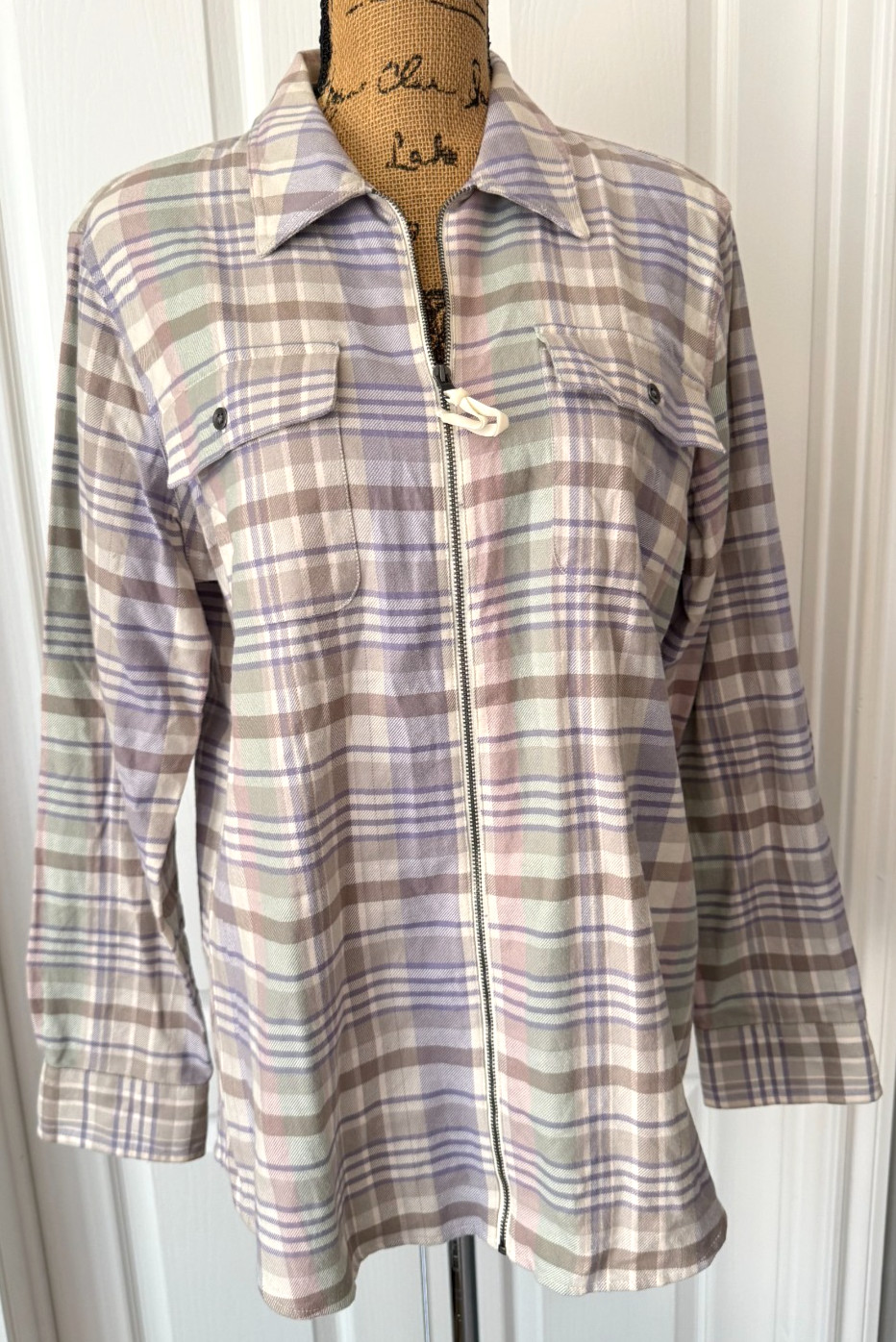 Chaps Flannel Shirt Jacket Full Zip Cotton Purple Beige Plaid Pockets Large